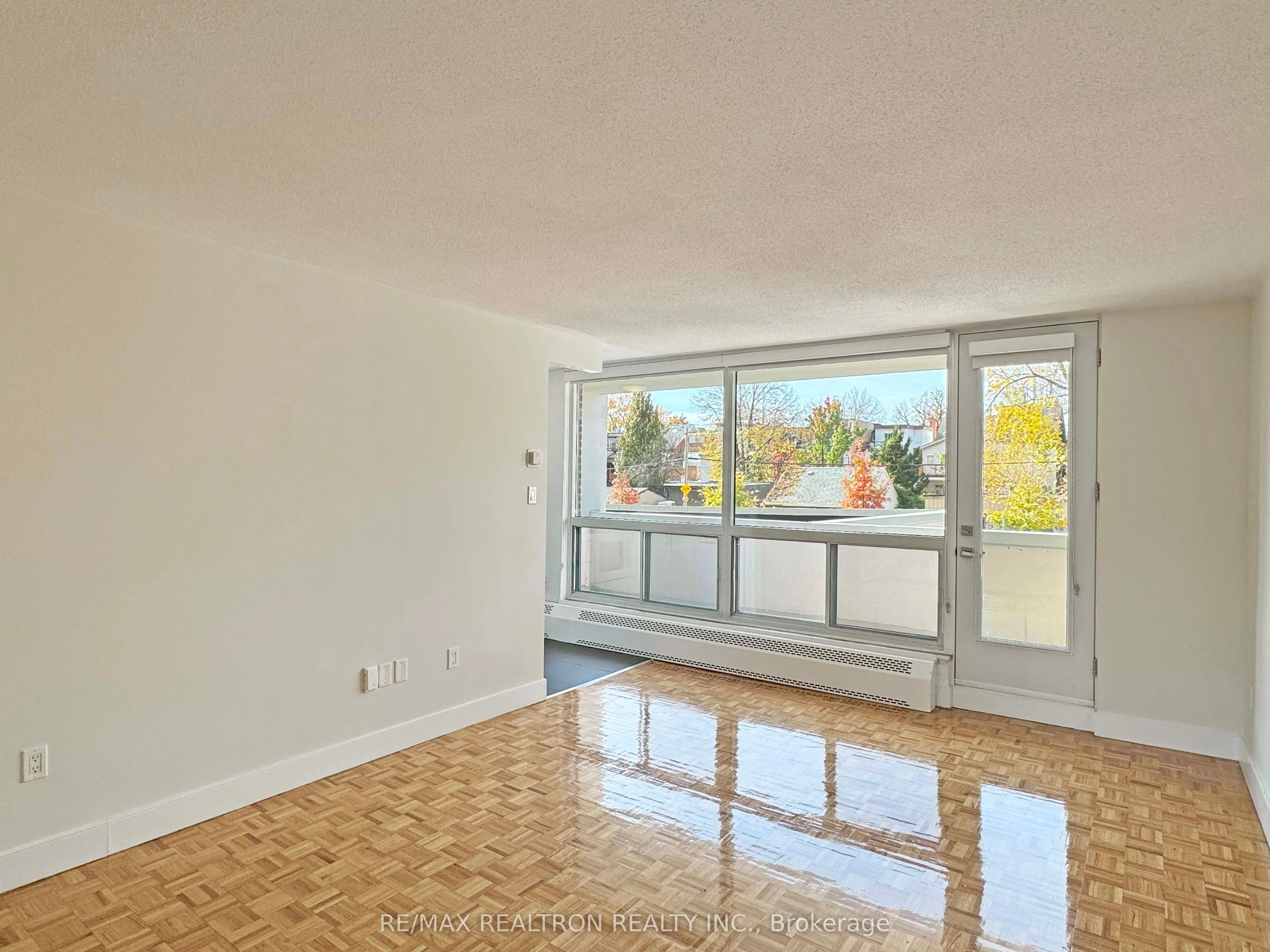 666 Spadina Avenue, #202