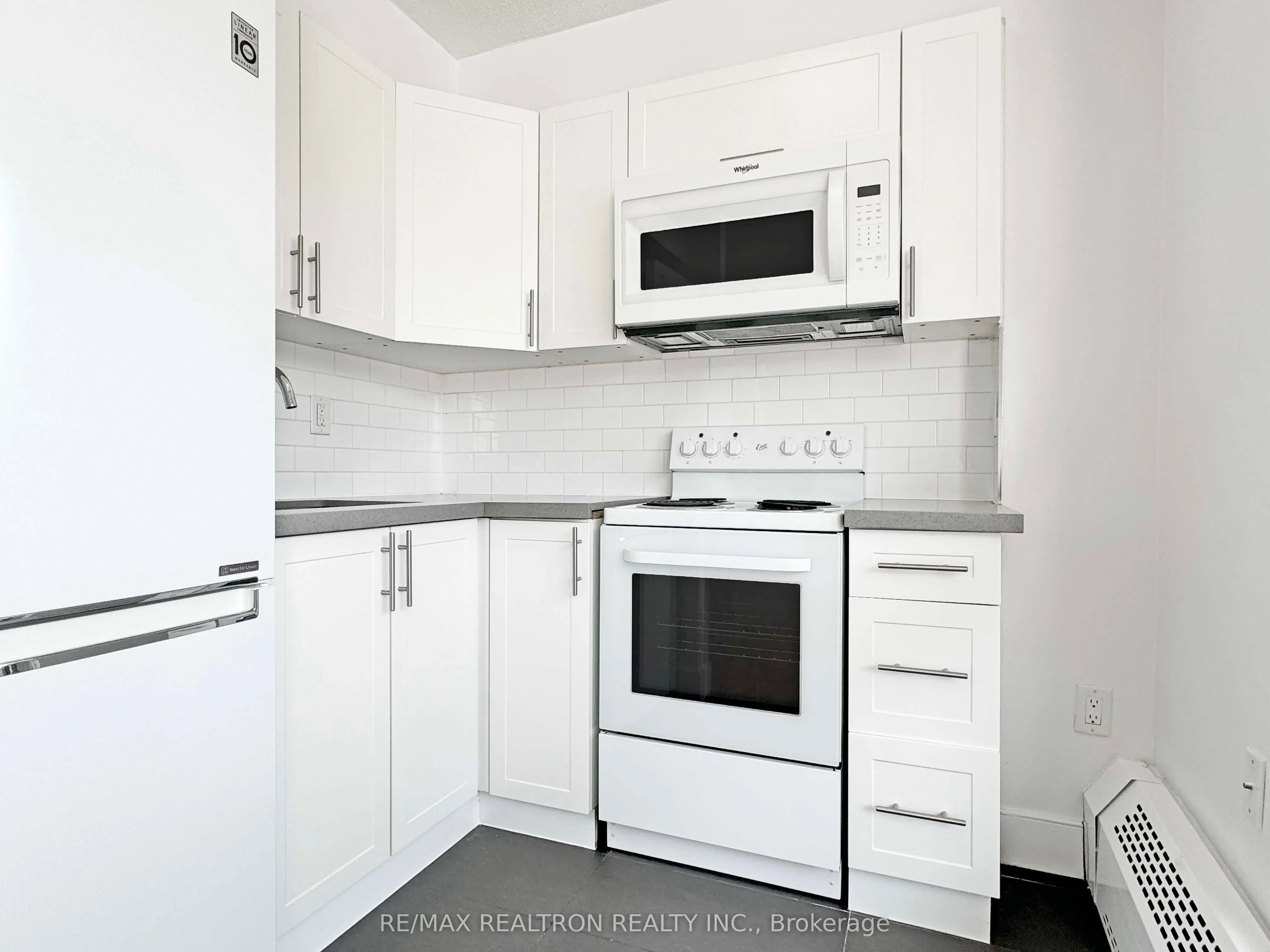 666 Spadina Avenue, #202