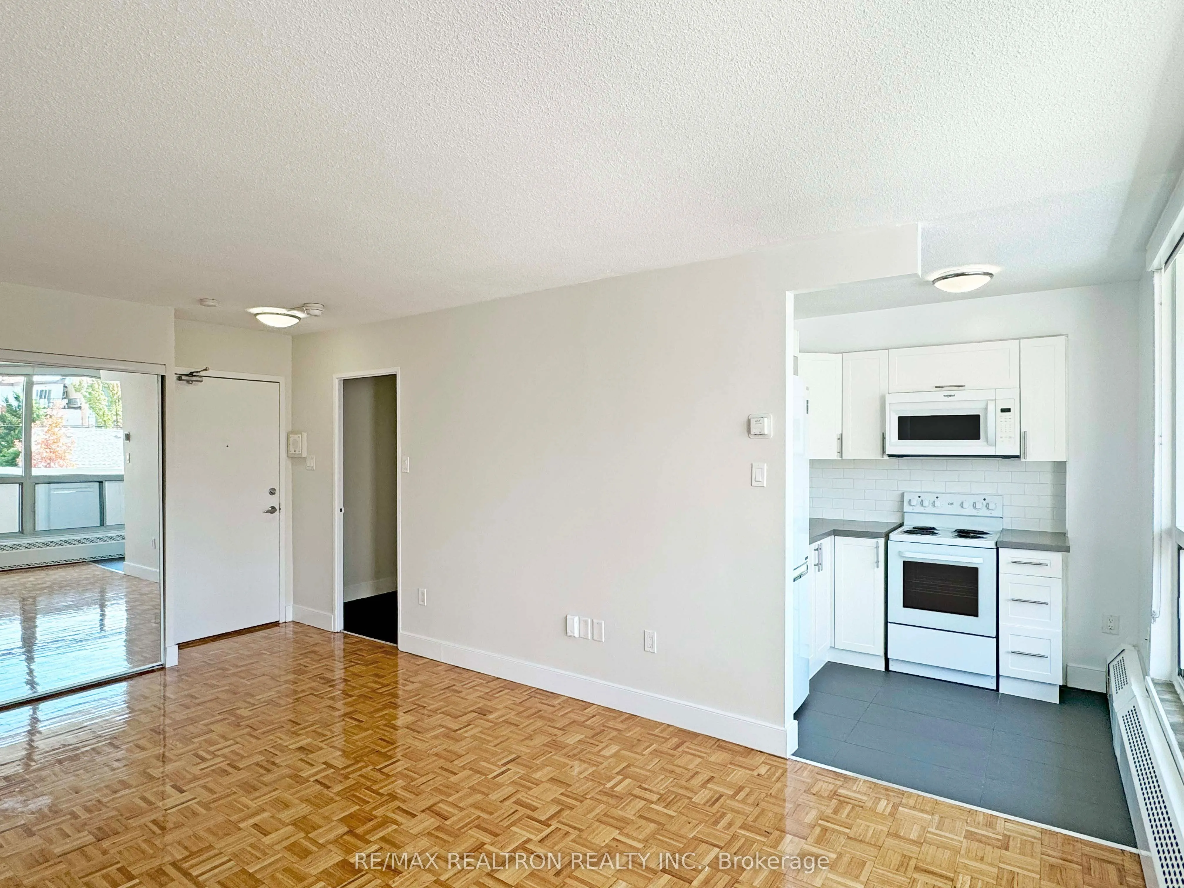 666 Spadina Avenue, #202