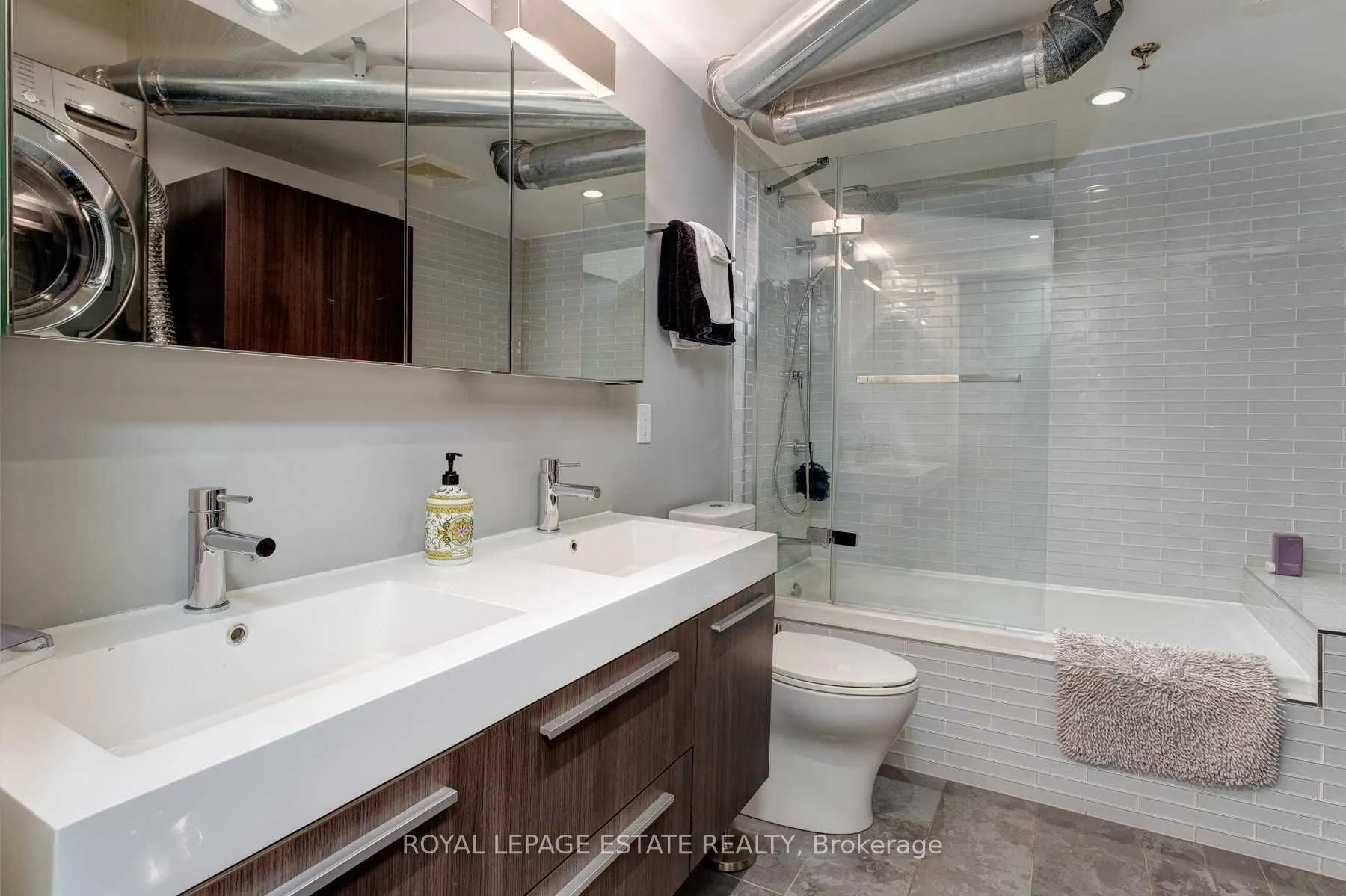 426 Queen Street E, #101
