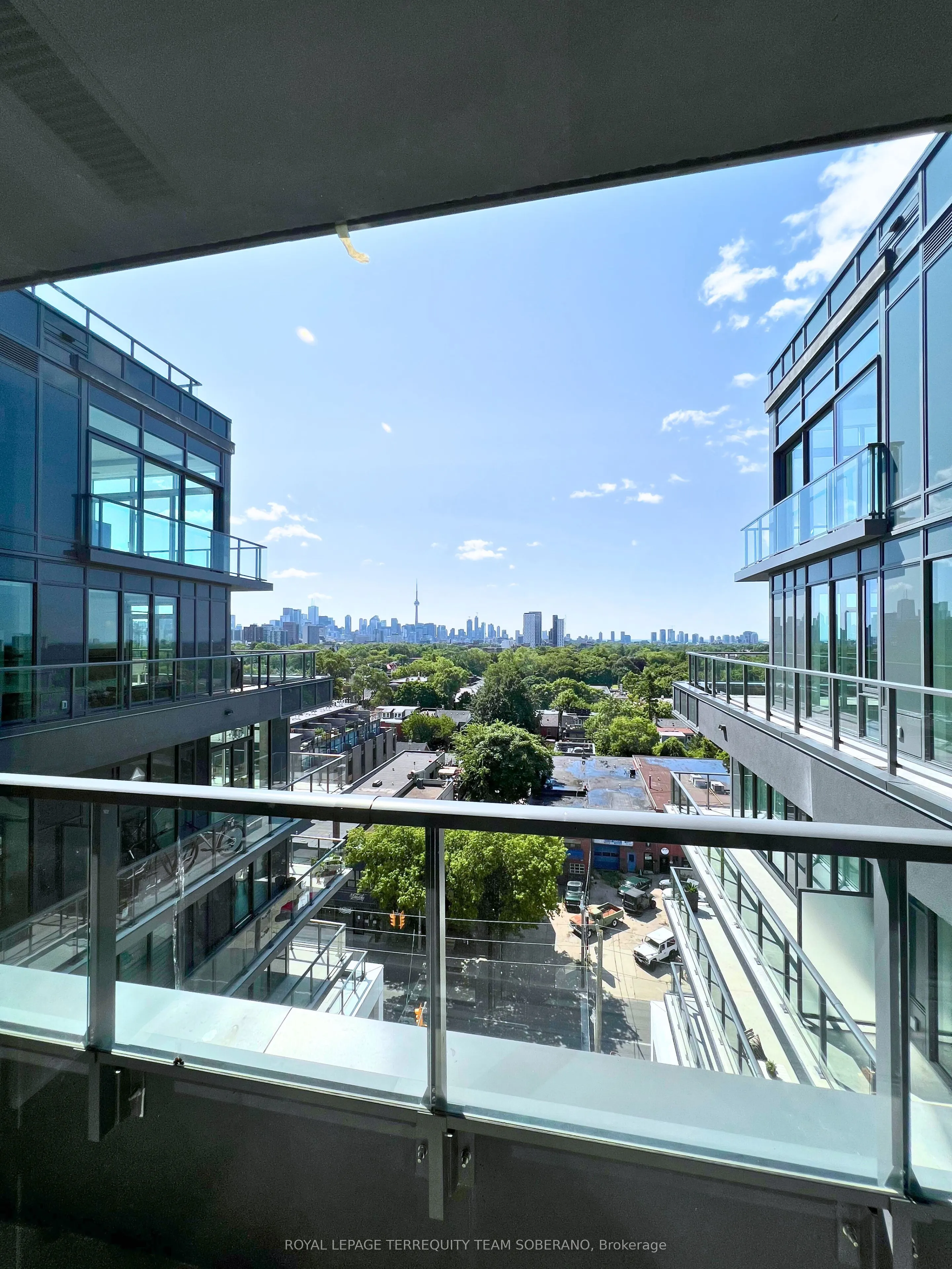 500 Dupont Street, #819