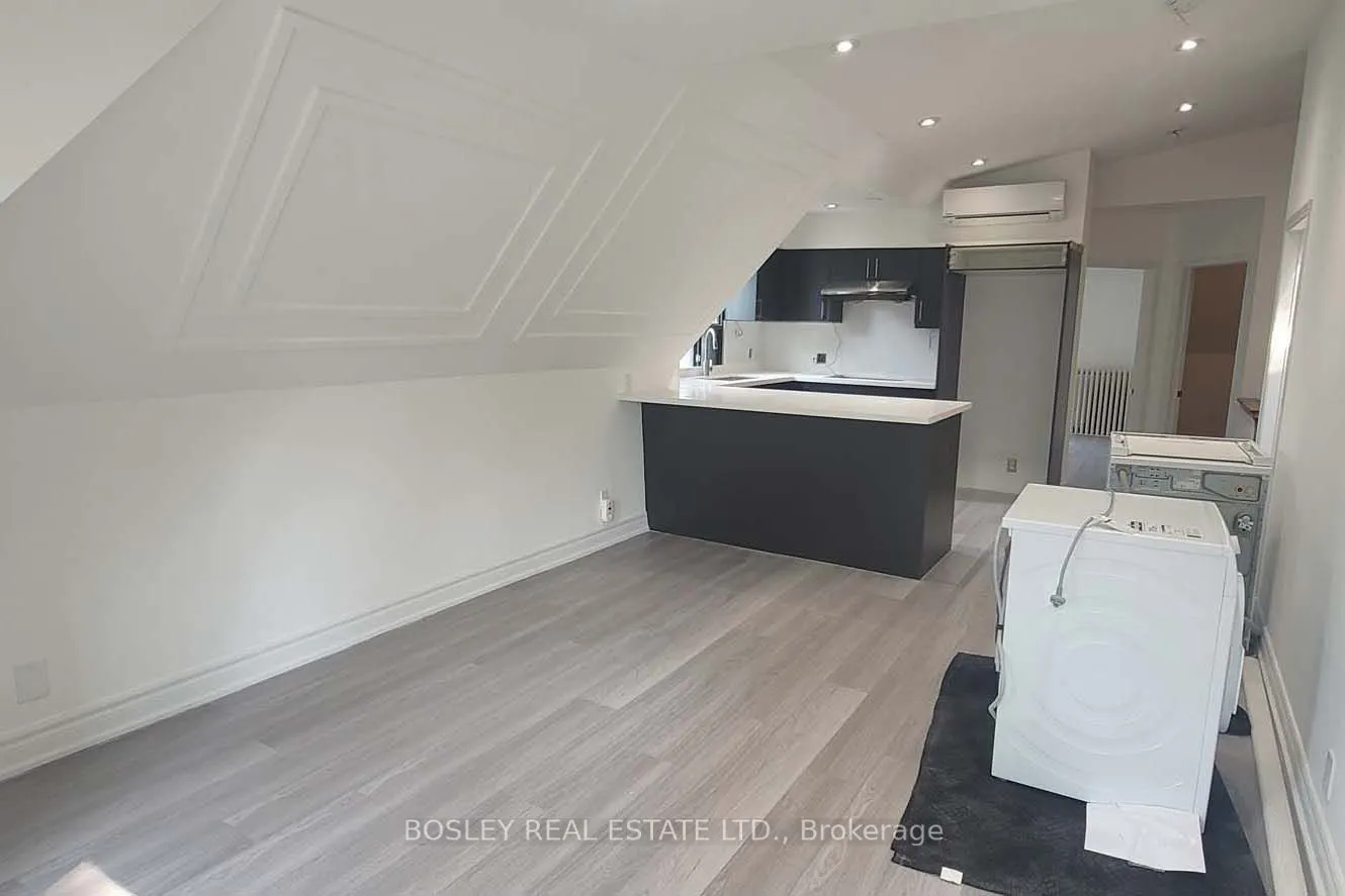 166 Spadina Road, #3