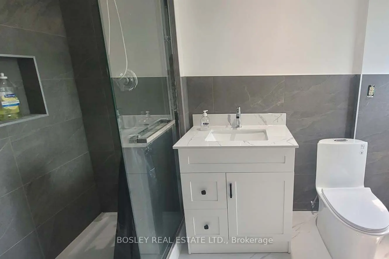 166 Spadina Road, #3