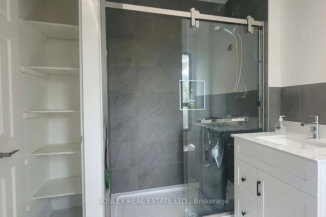 166 Spadina Road, #3