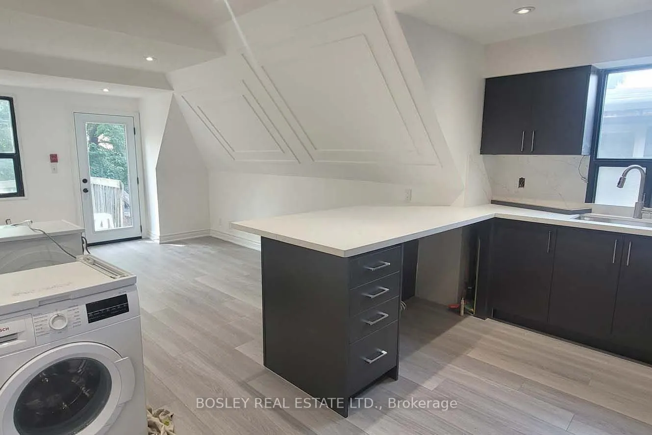 166 Spadina Road, #3