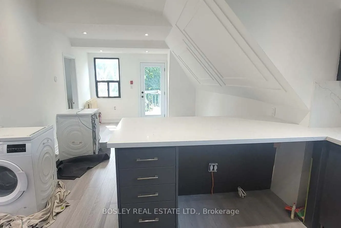166 Spadina Road, #3
