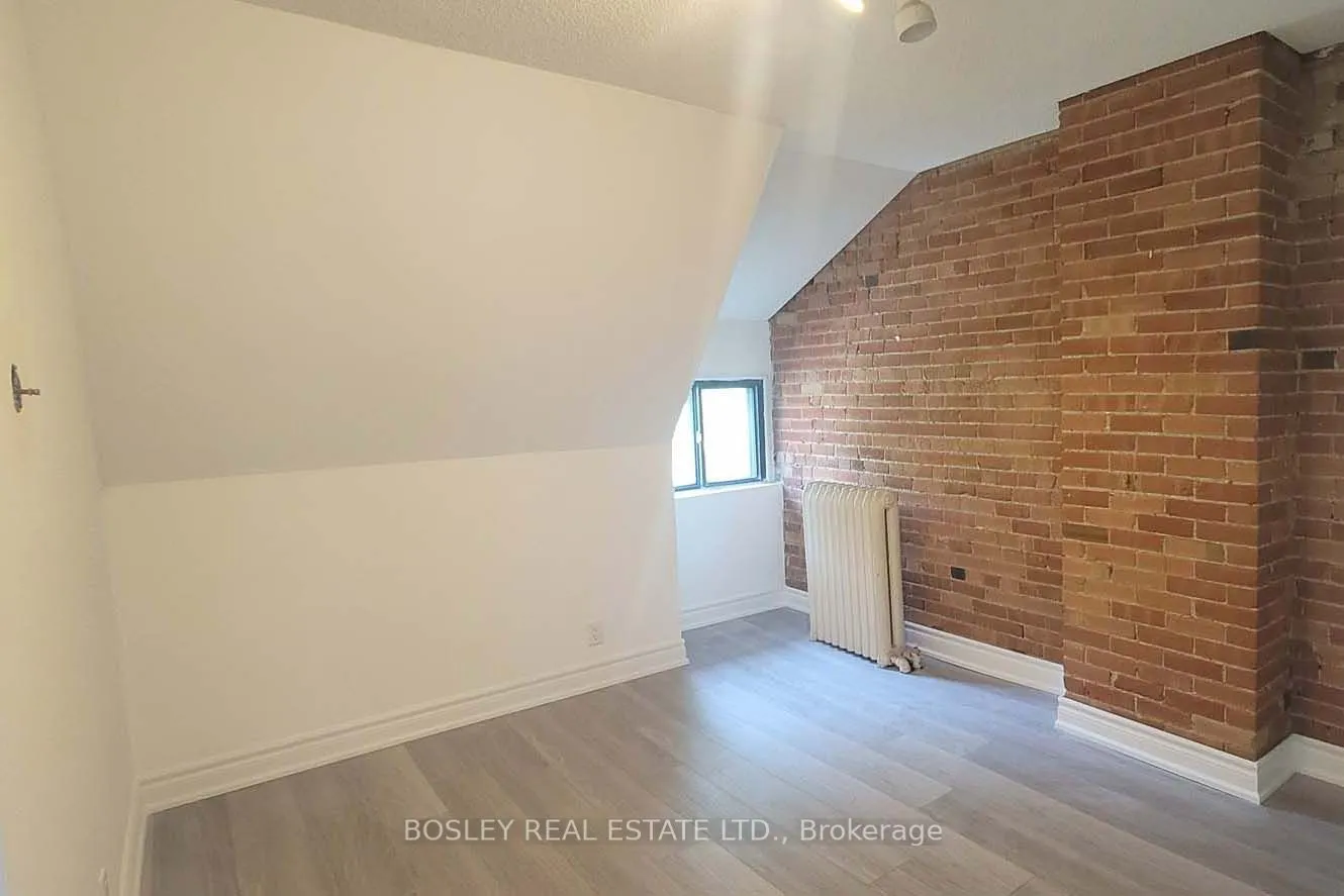 166 Spadina Road, #3