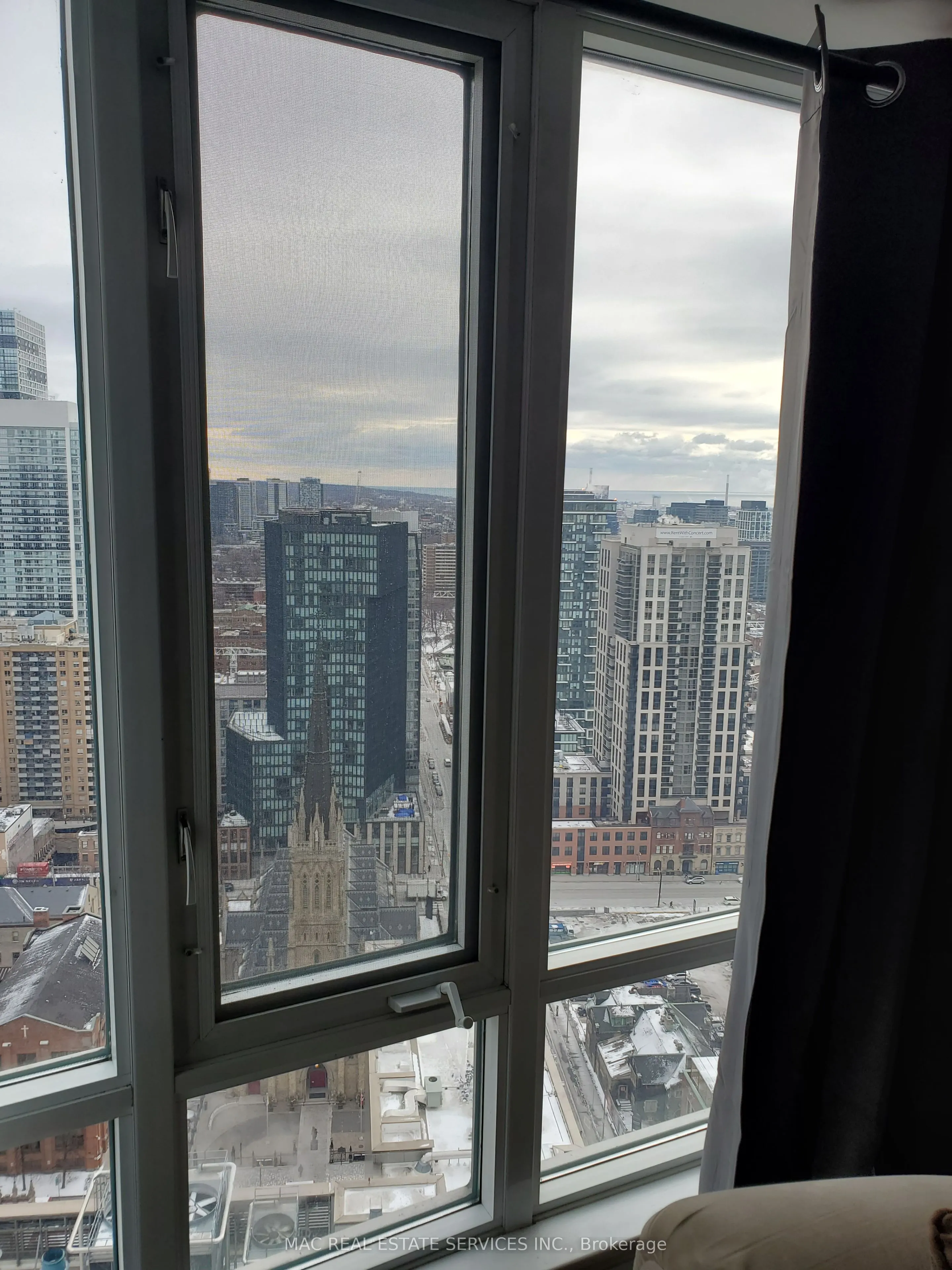 210 Victoria Street, #3302