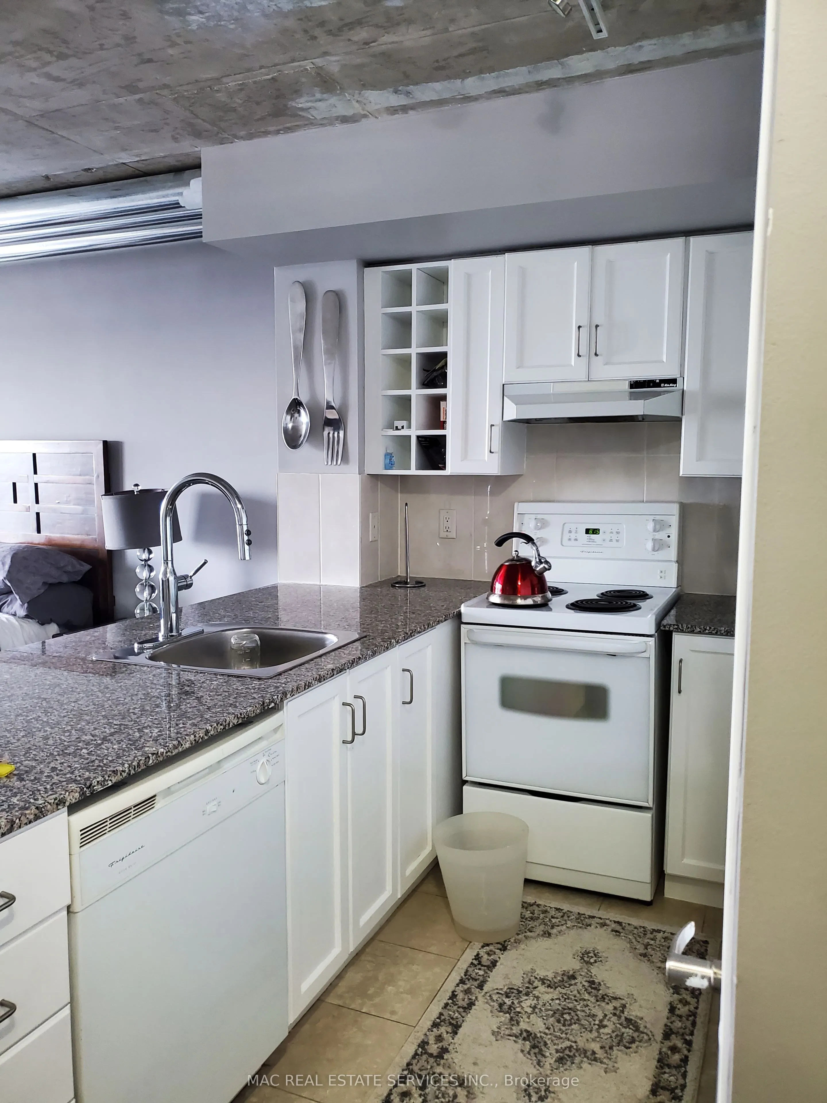 210 Victoria Street, #3302