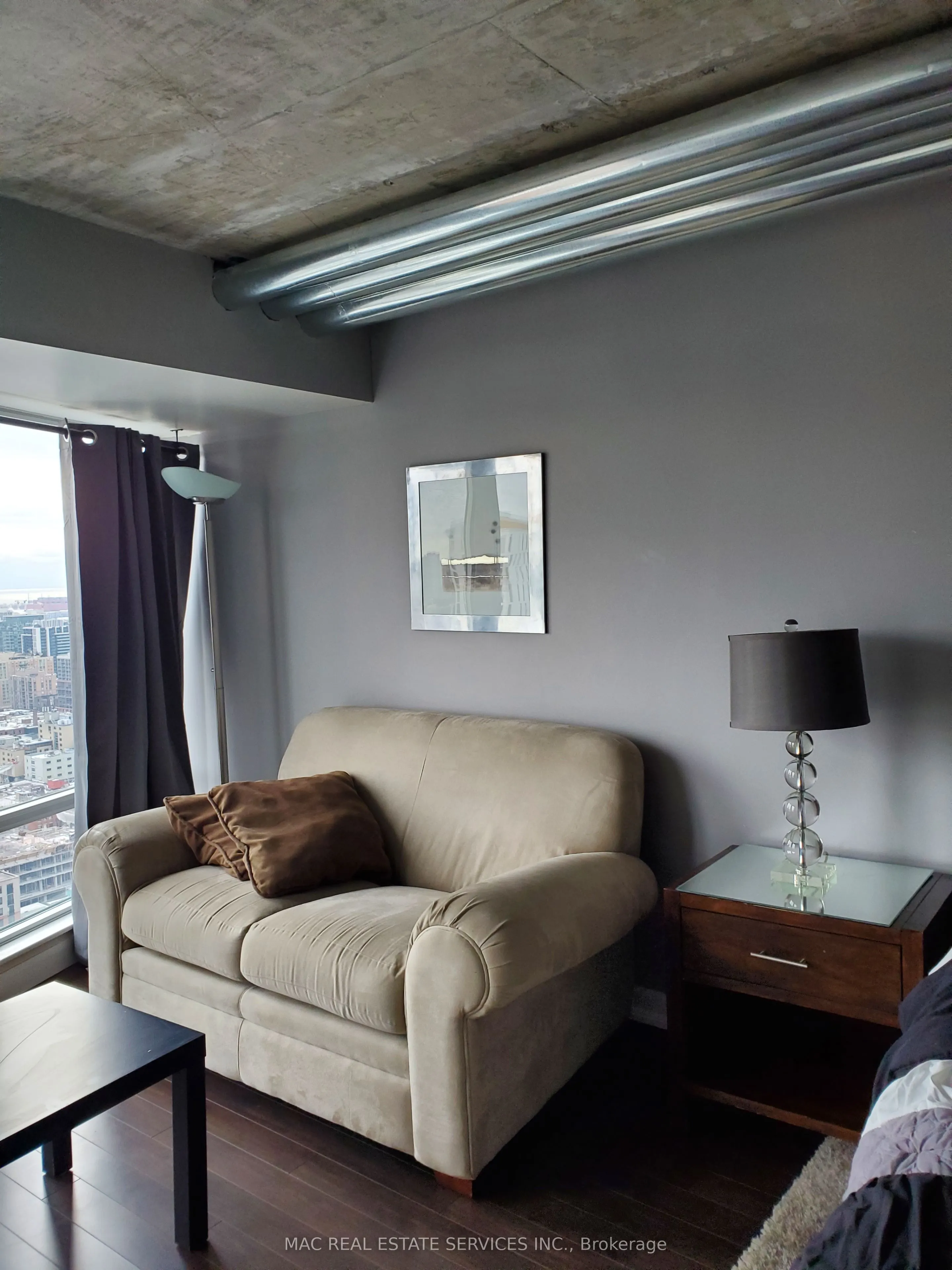 210 Victoria Street, #3302