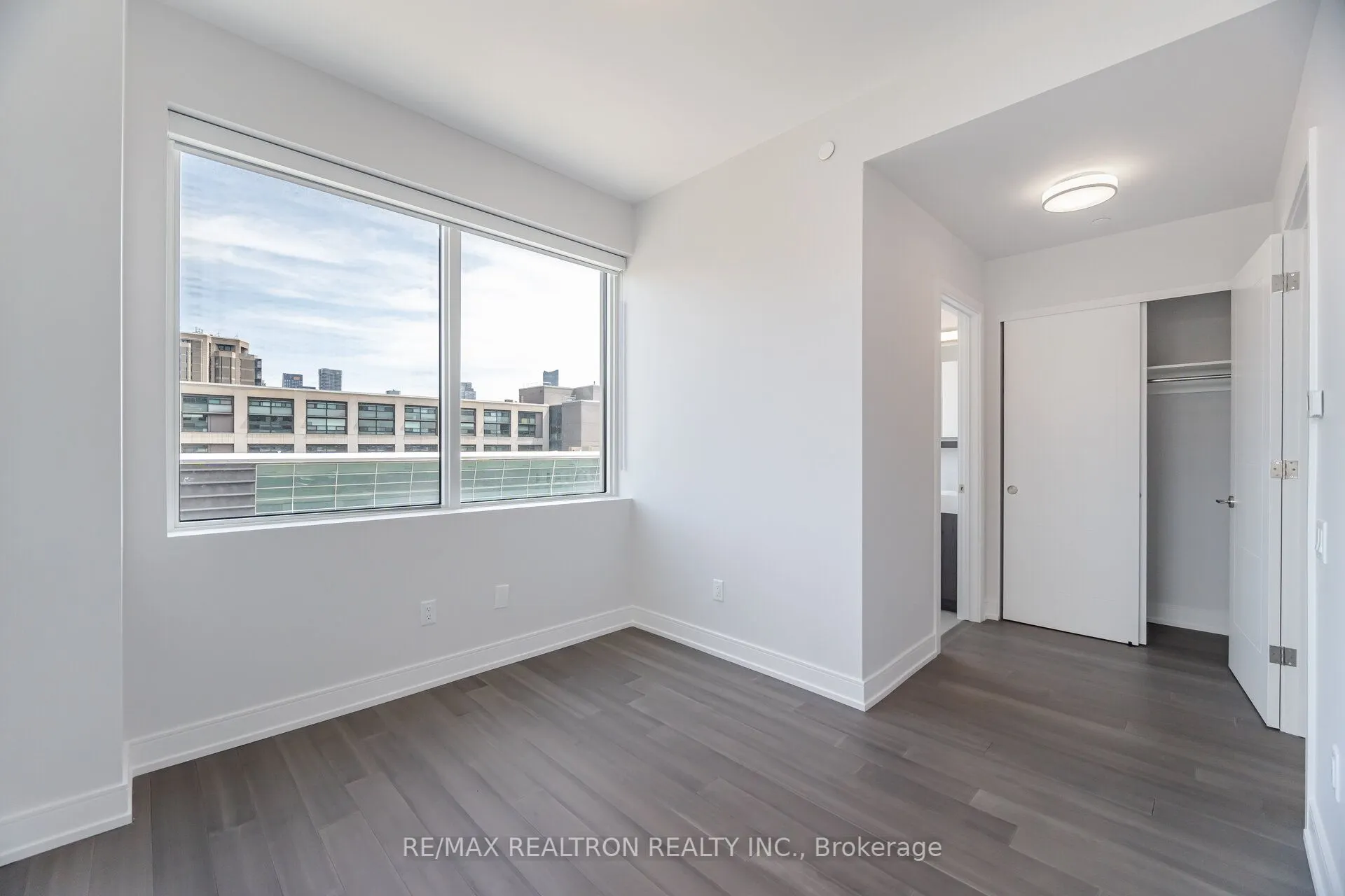 664 Spadina Avenue, #407