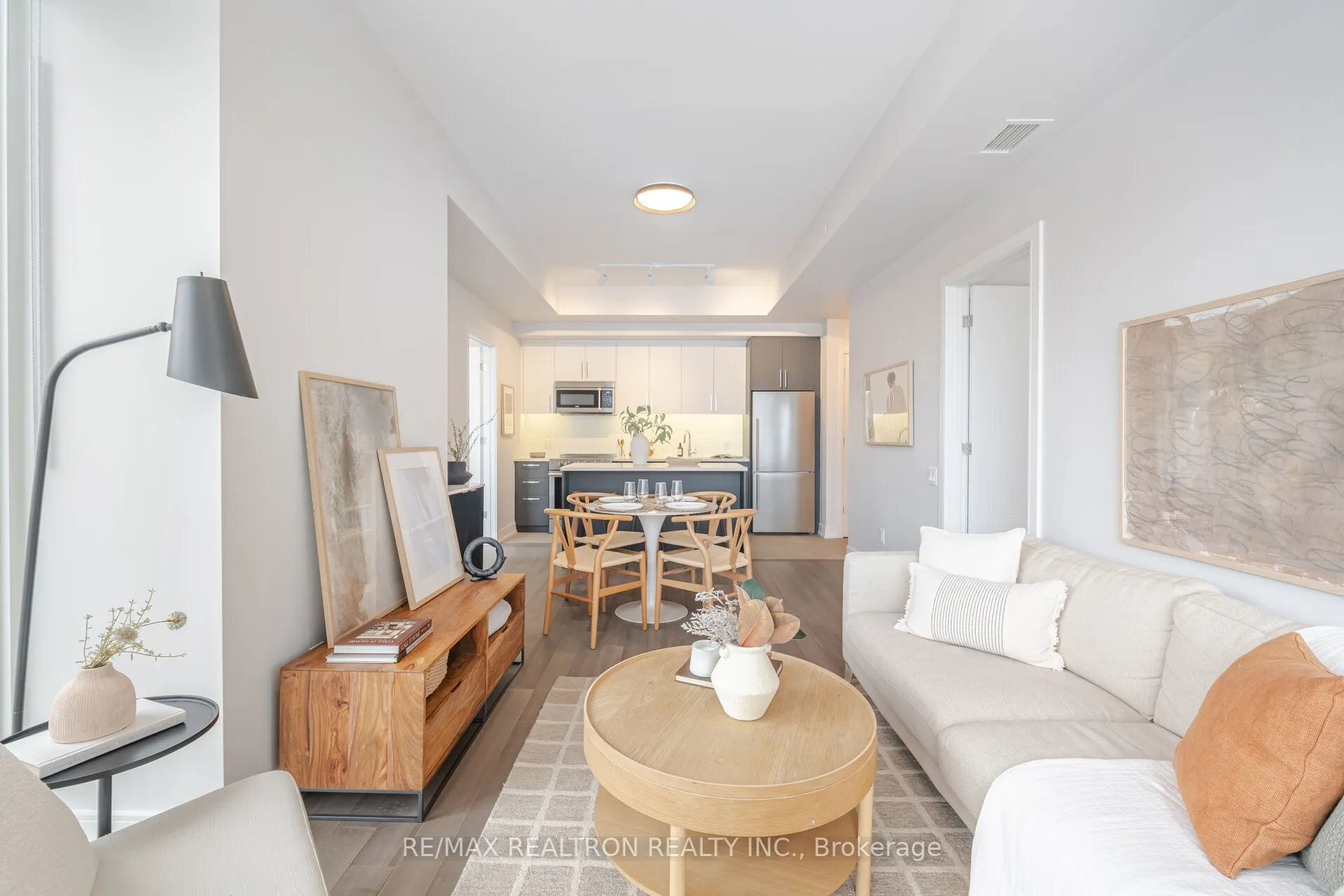 664 Spadina Avenue, #407