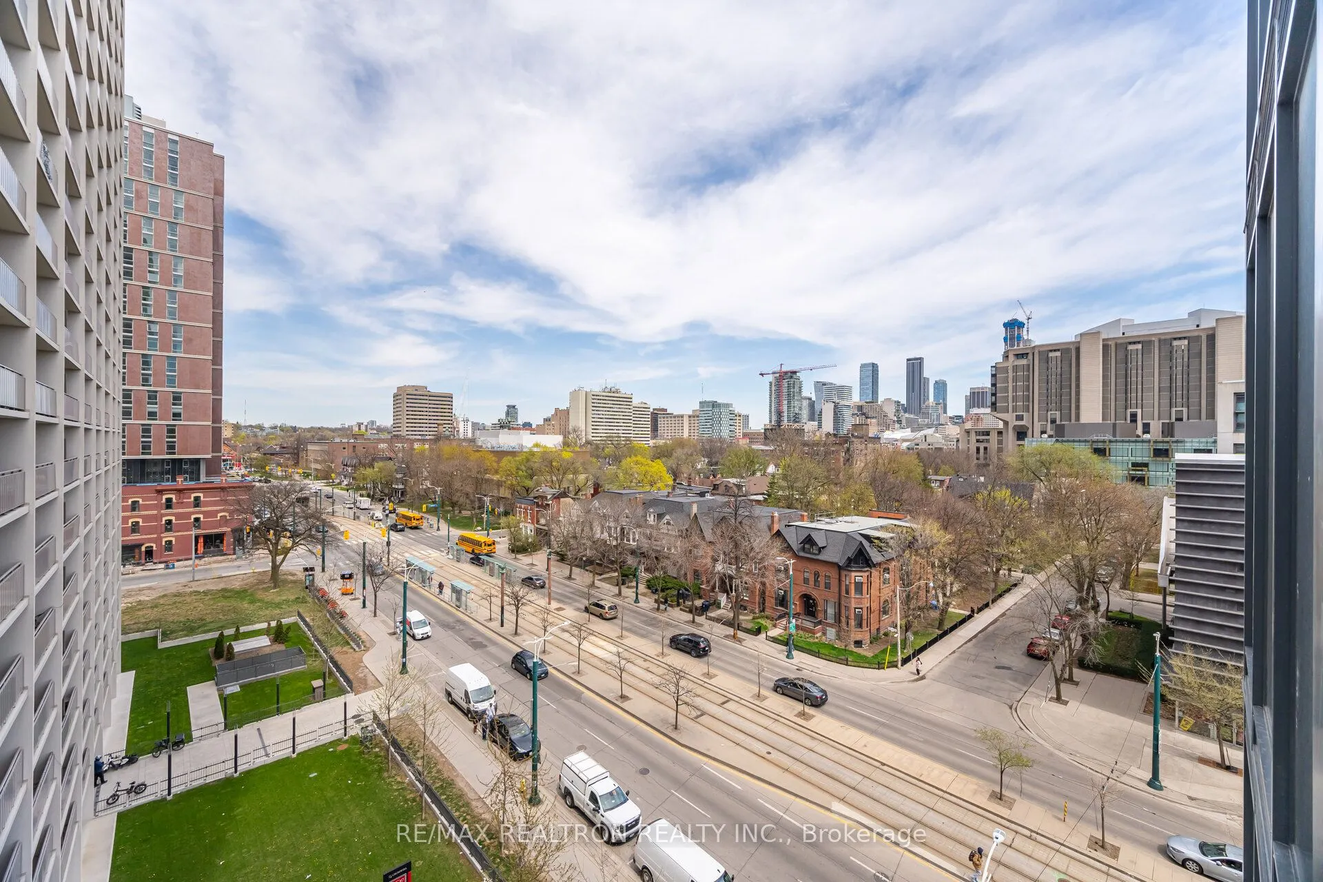 664 Spadina Avenue, #407