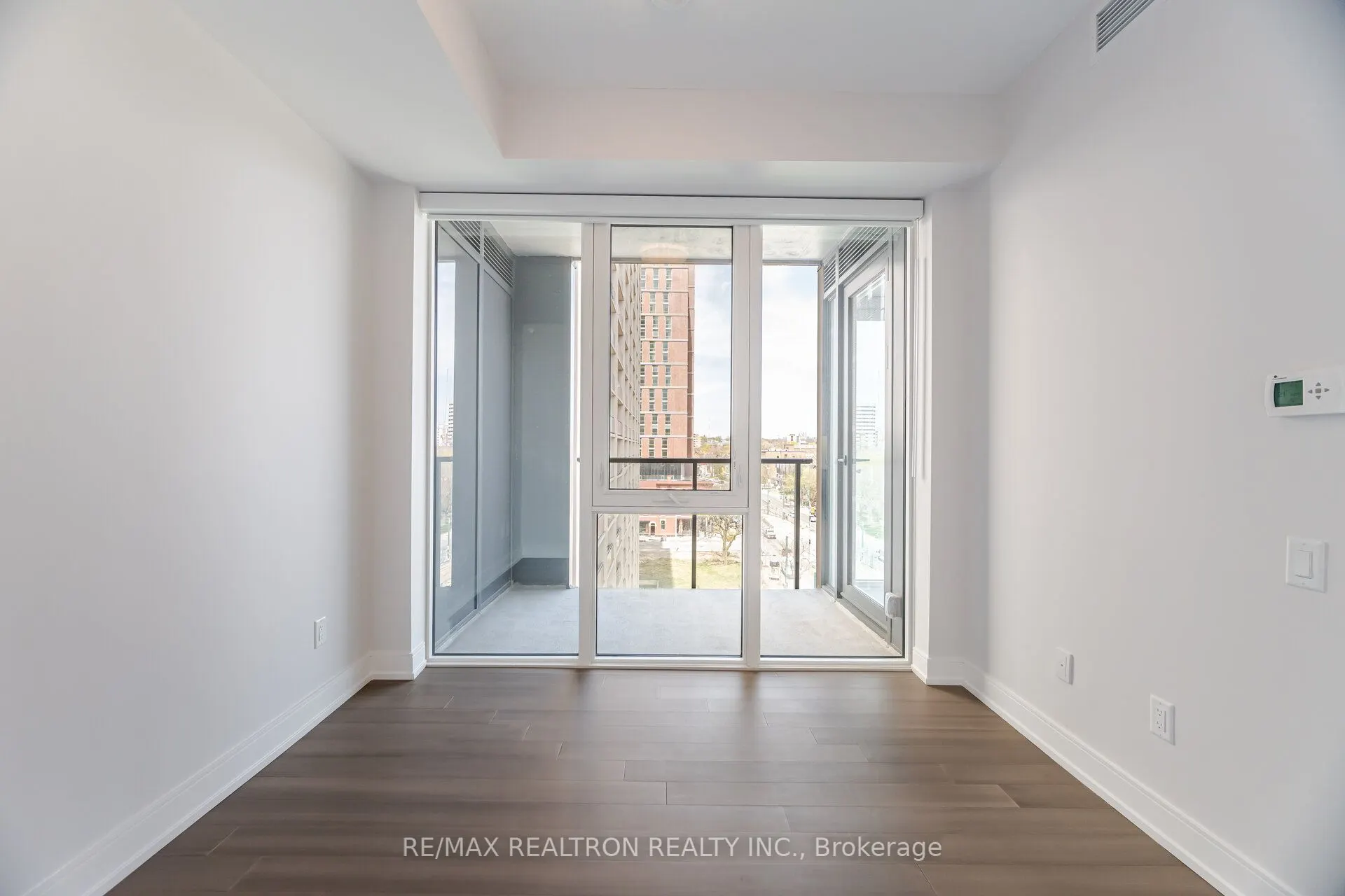 664 Spadina Avenue, #407