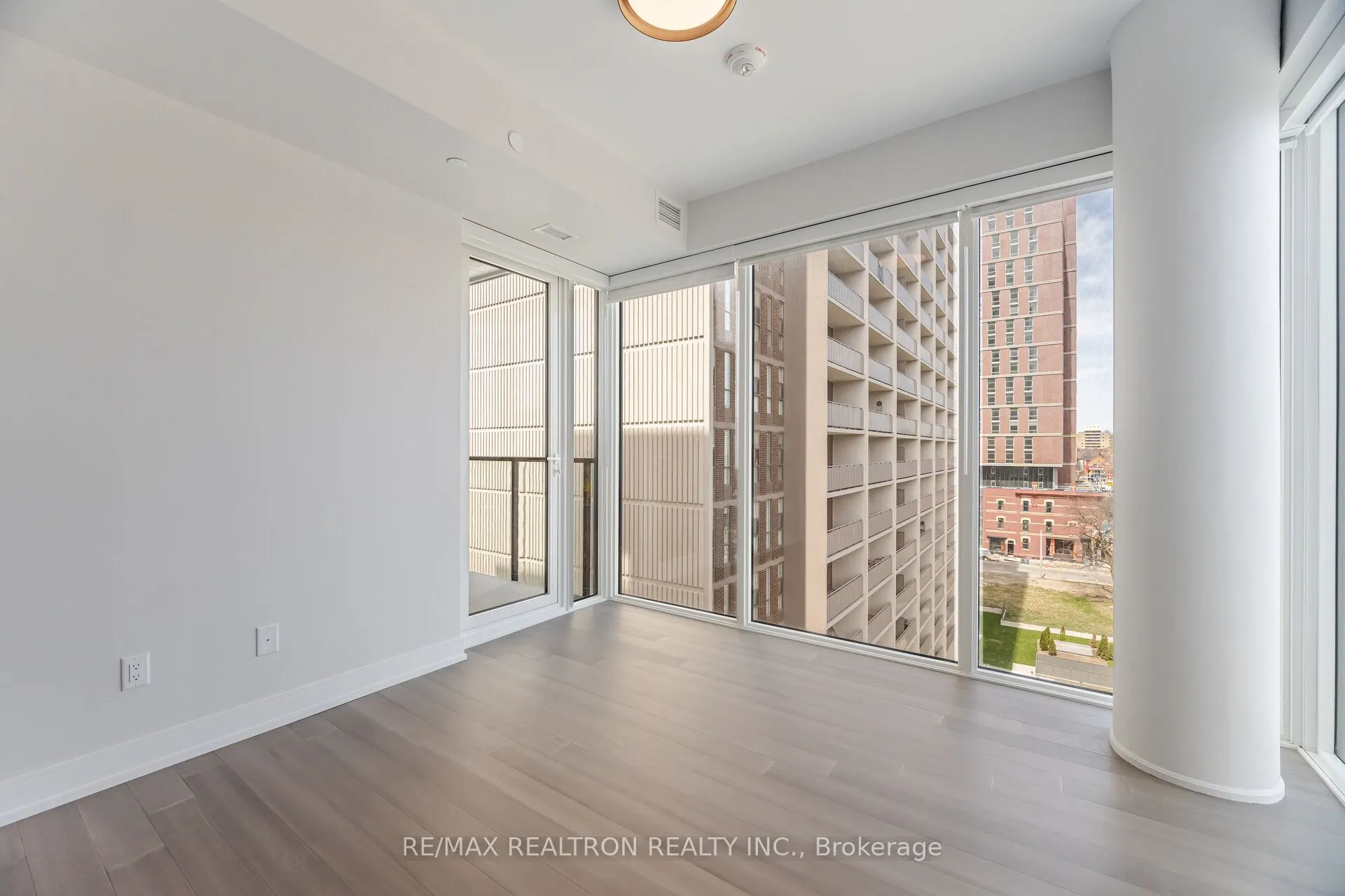 664 Spadina Avenue, #407