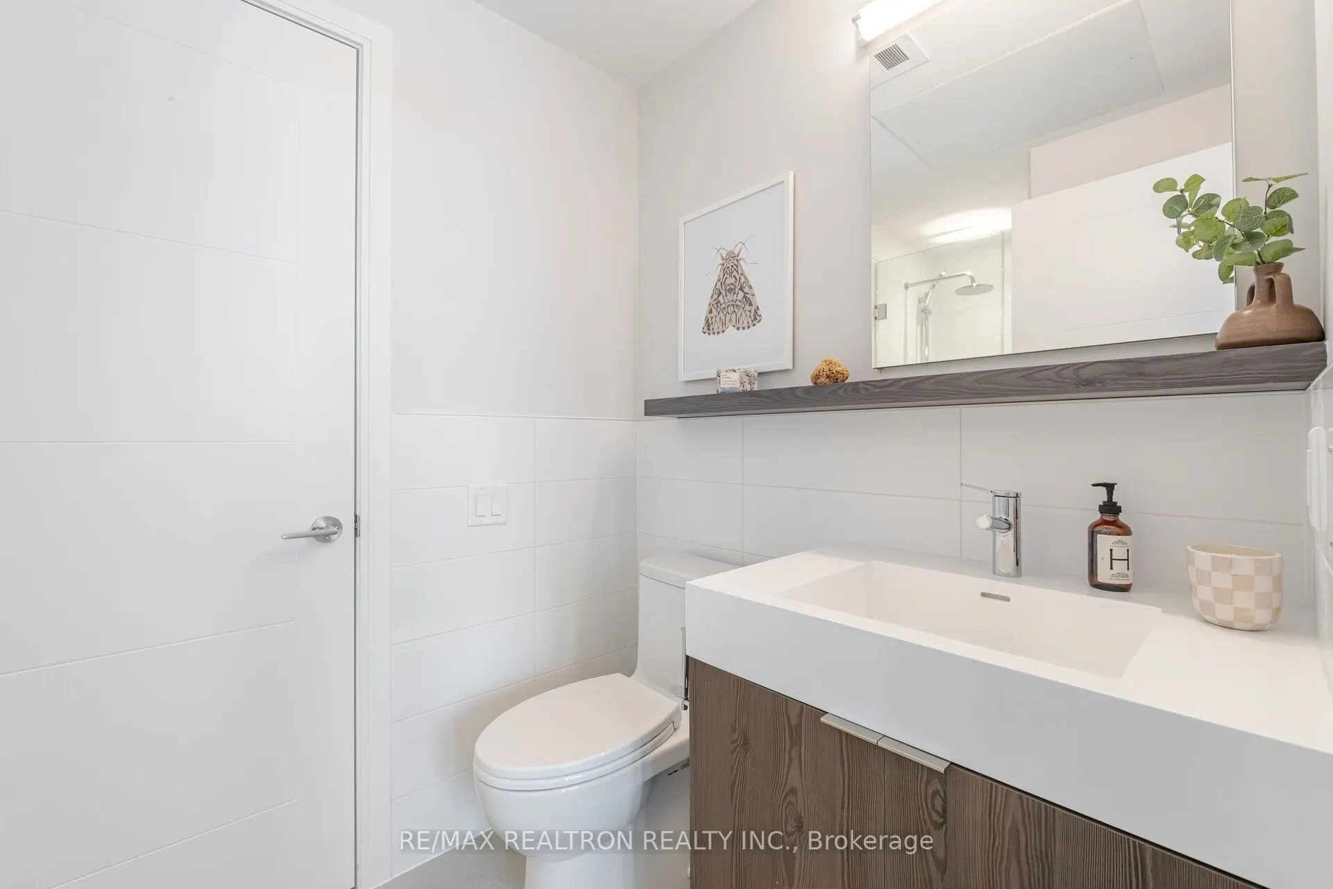 664 Spadina Avenue, #407