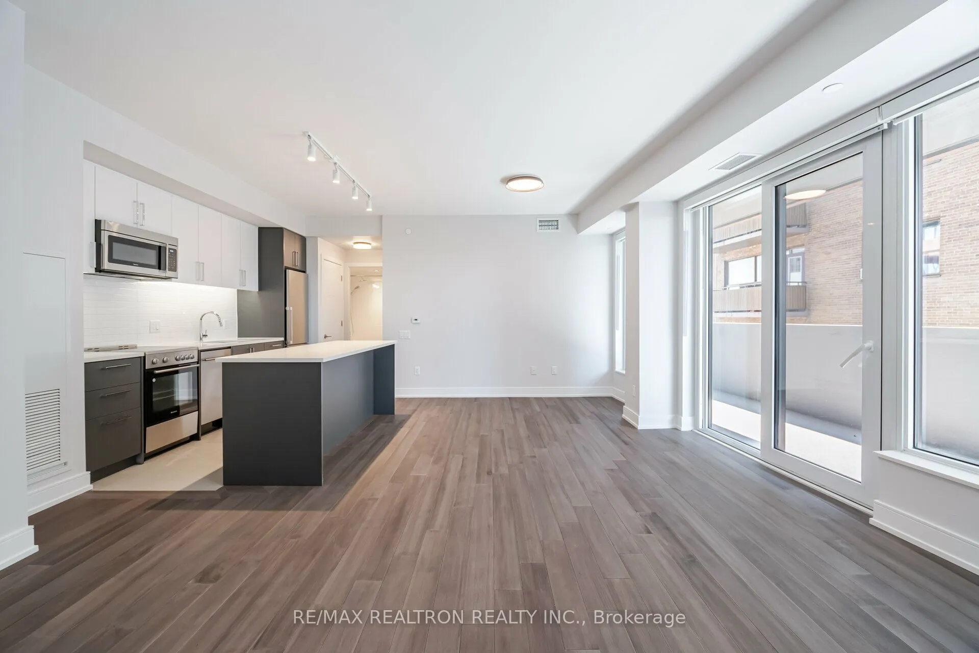 2525 Bathurst Street, #703