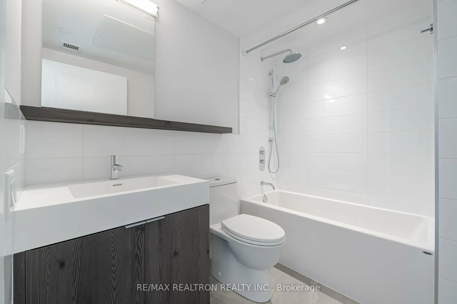 2525 Bathurst Street, #703