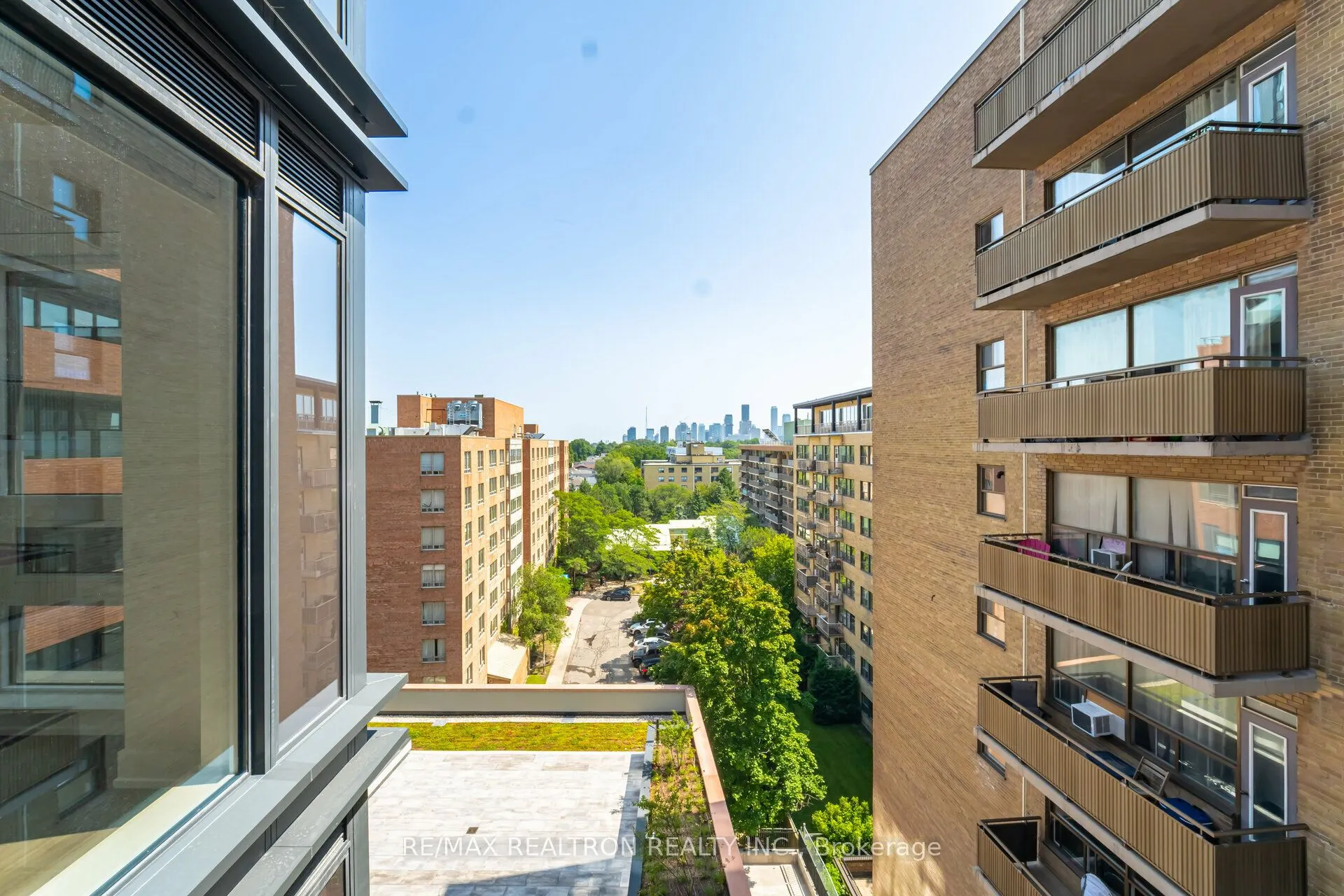 2525 Bathurst Street, #703