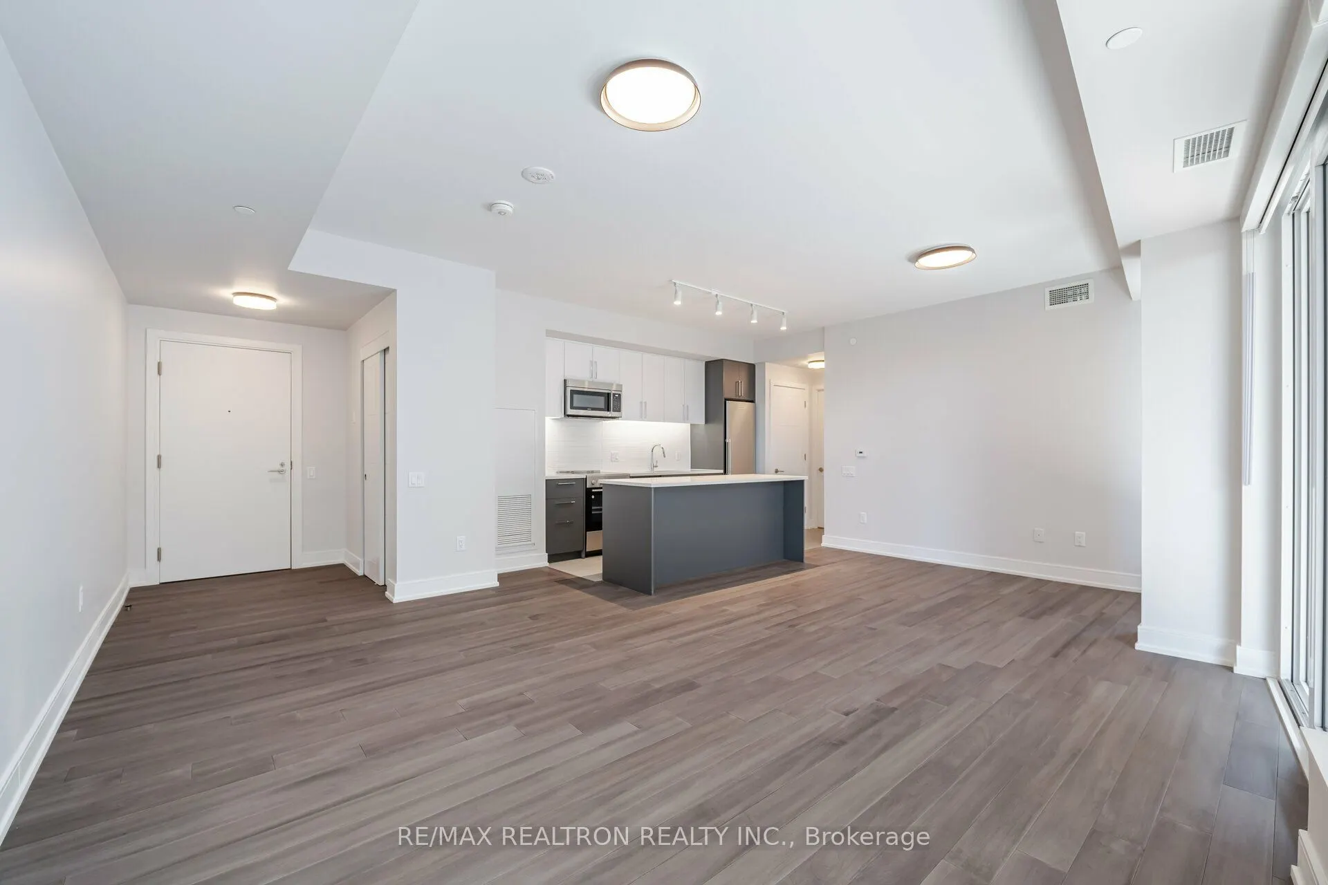 2525 Bathurst Street, #703