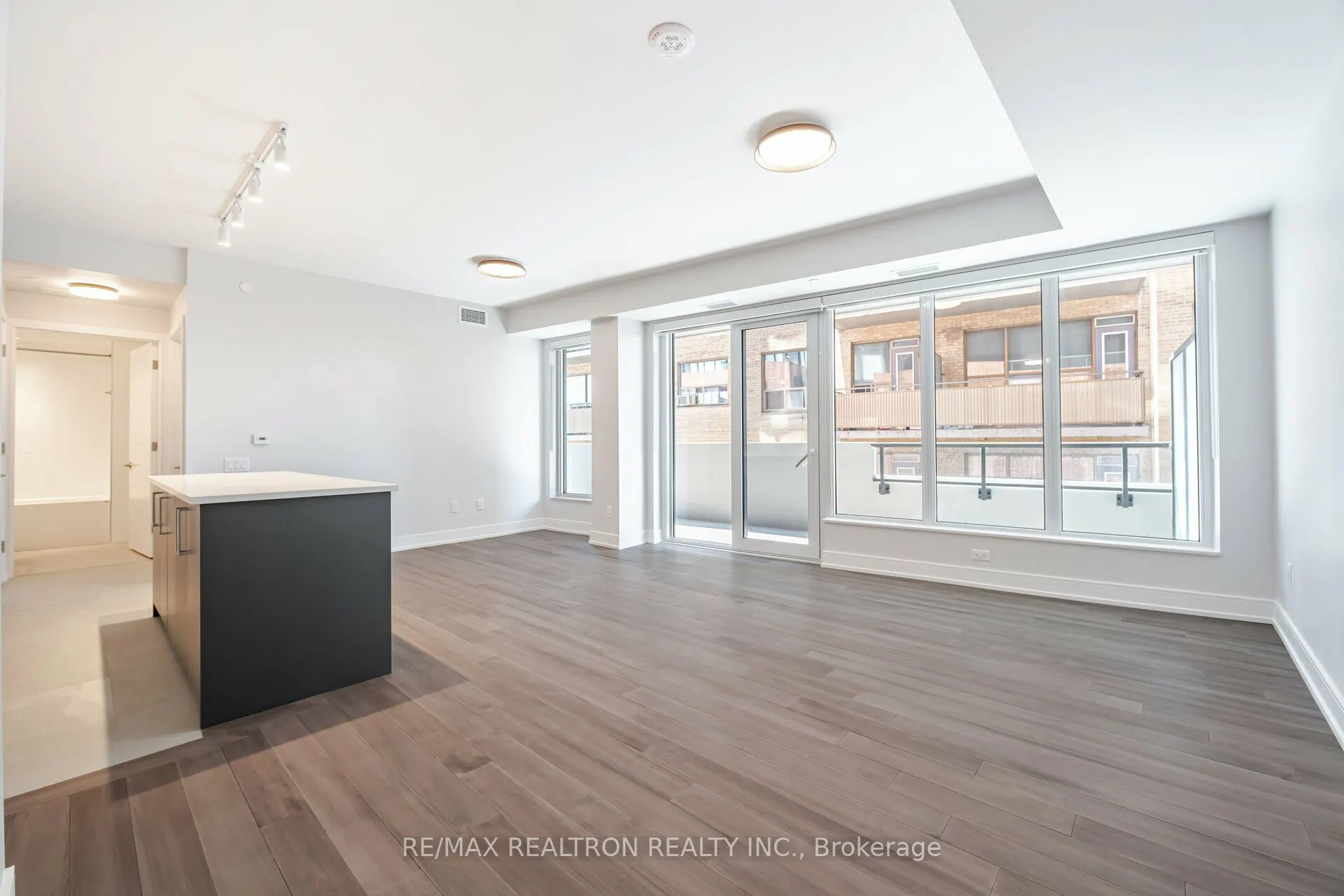 2525 Bathurst Street, #703