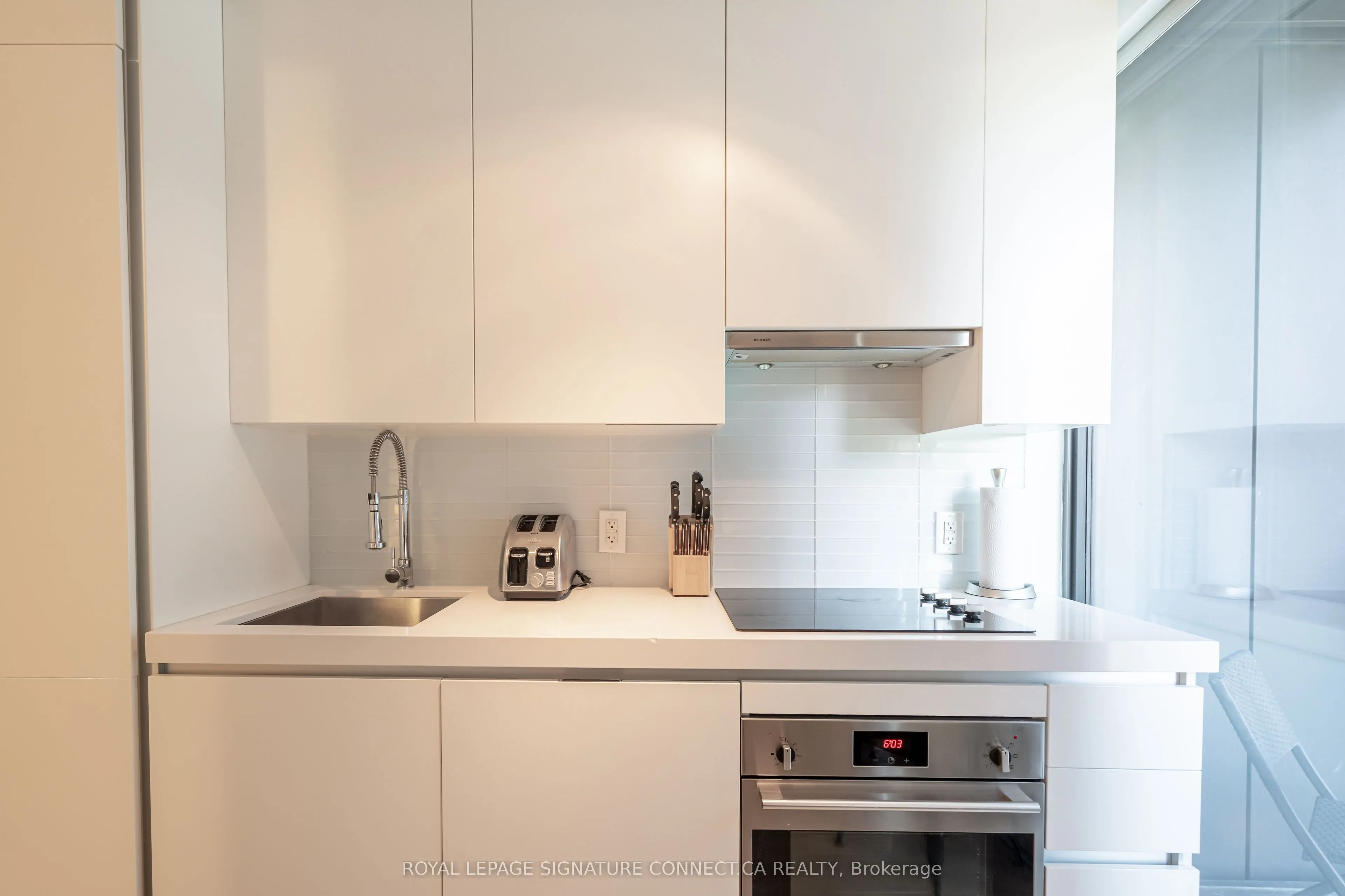 38 Stewart Street, #409