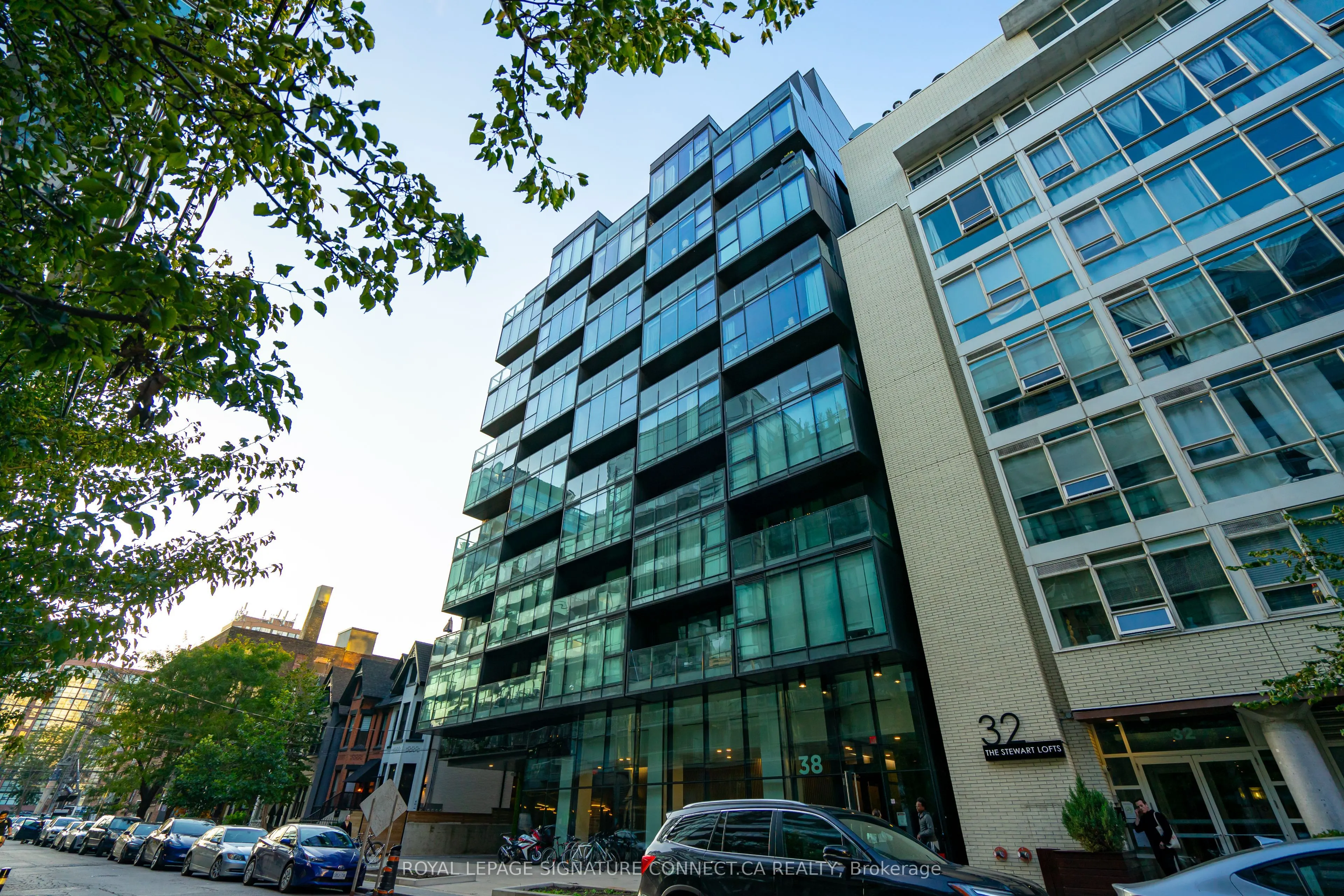 38 Stewart Street, #409