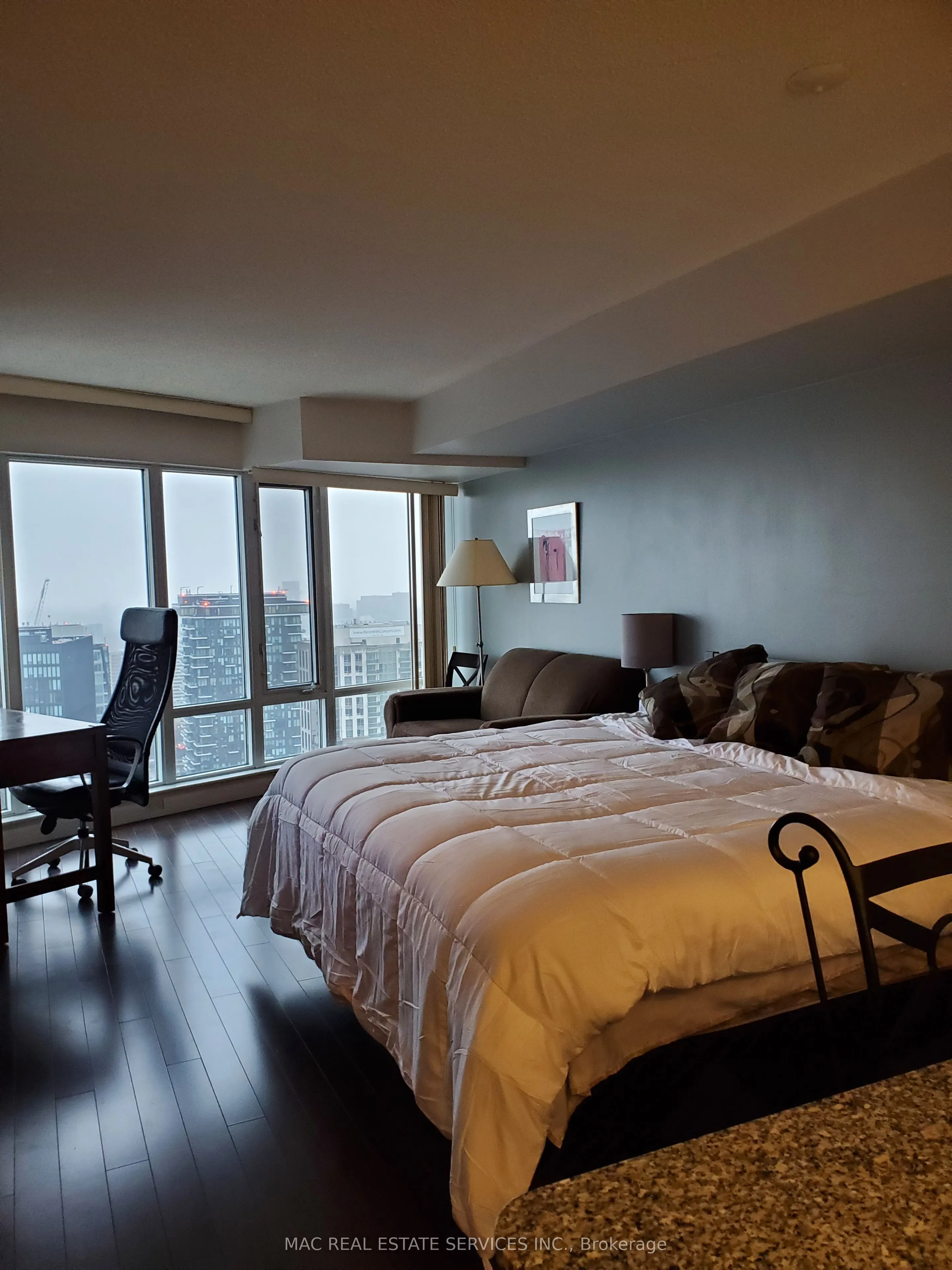 210 Victoria Street, #3402