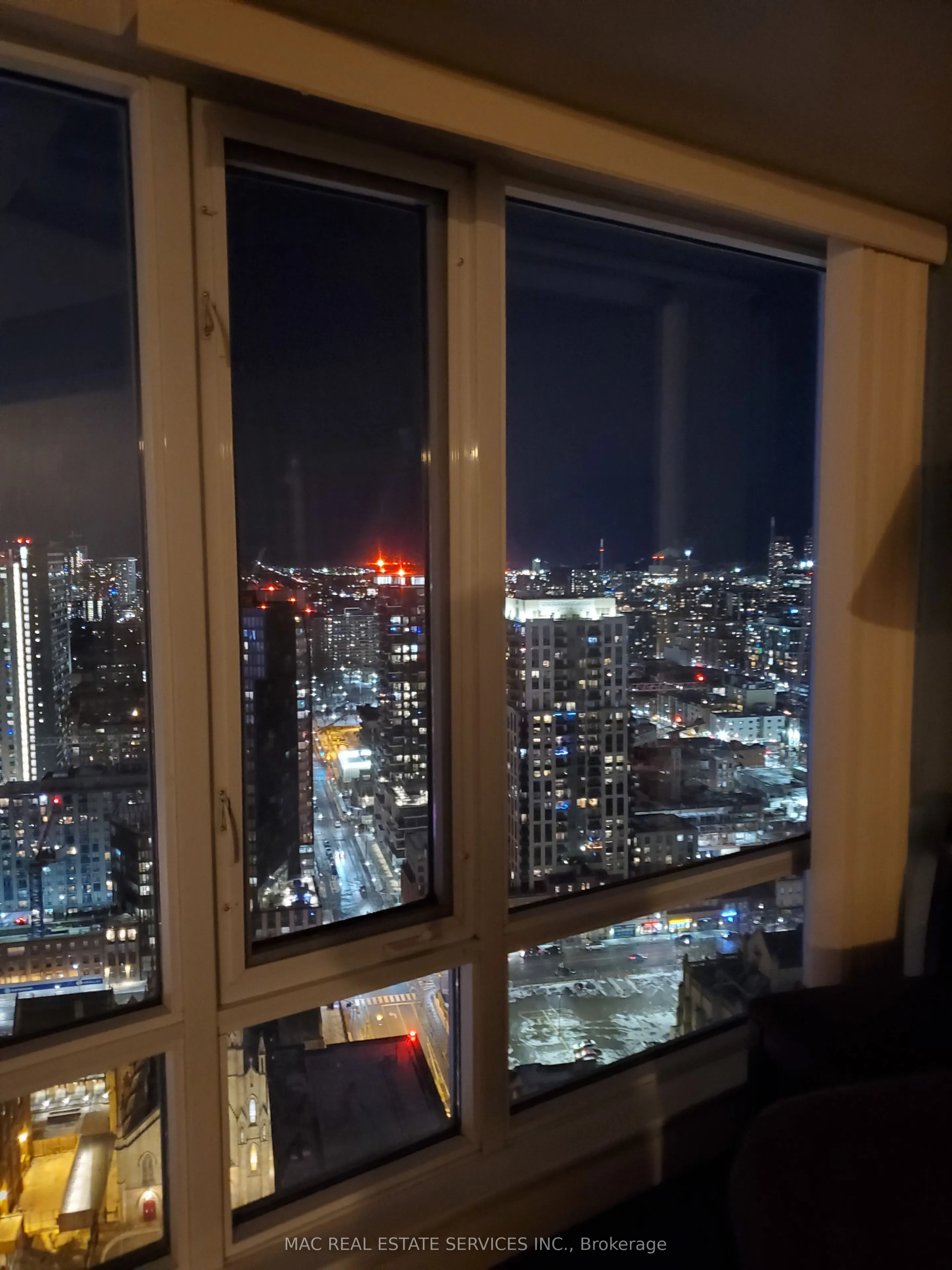 210 Victoria Street, #3402