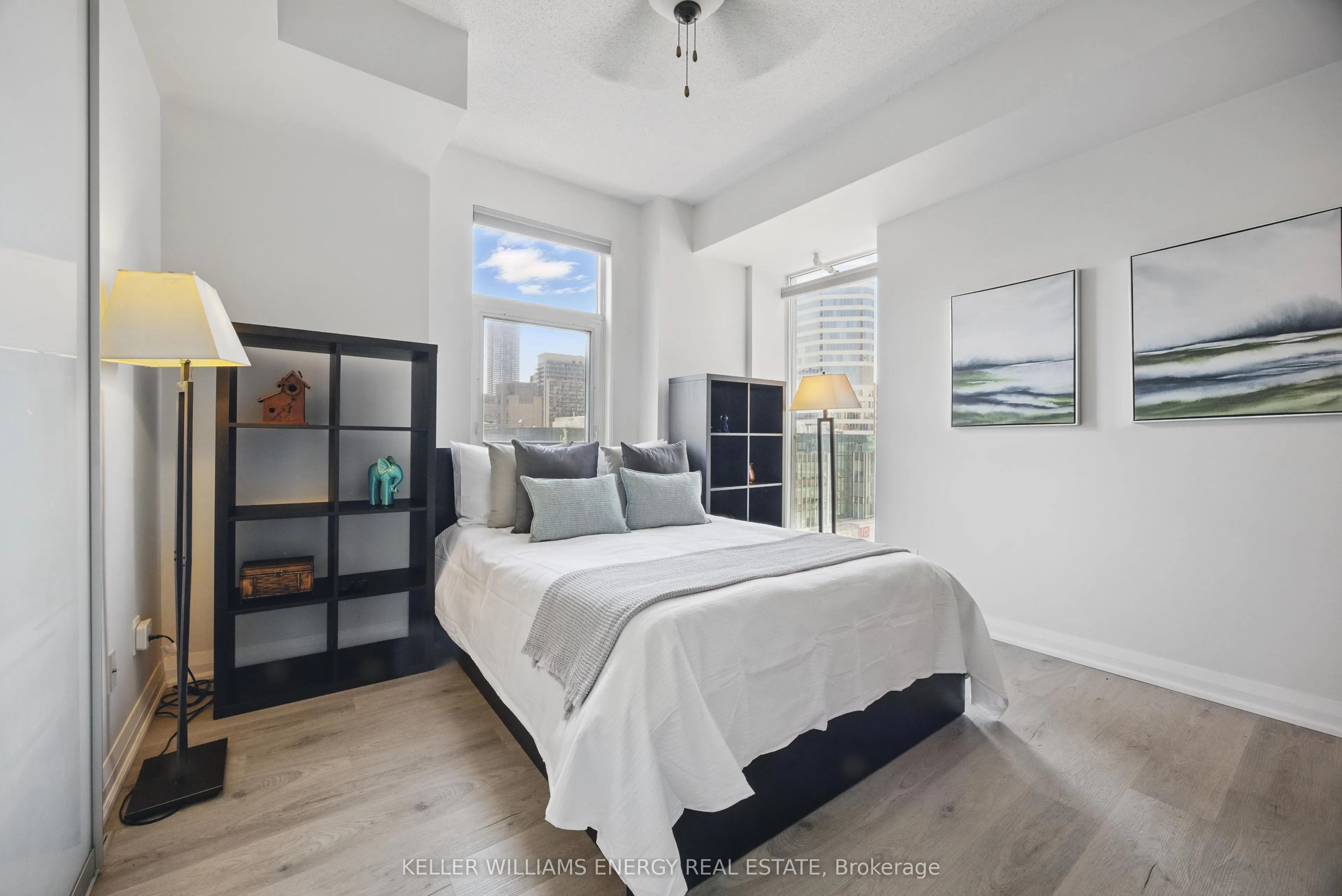 220 Victoria Street, #1307