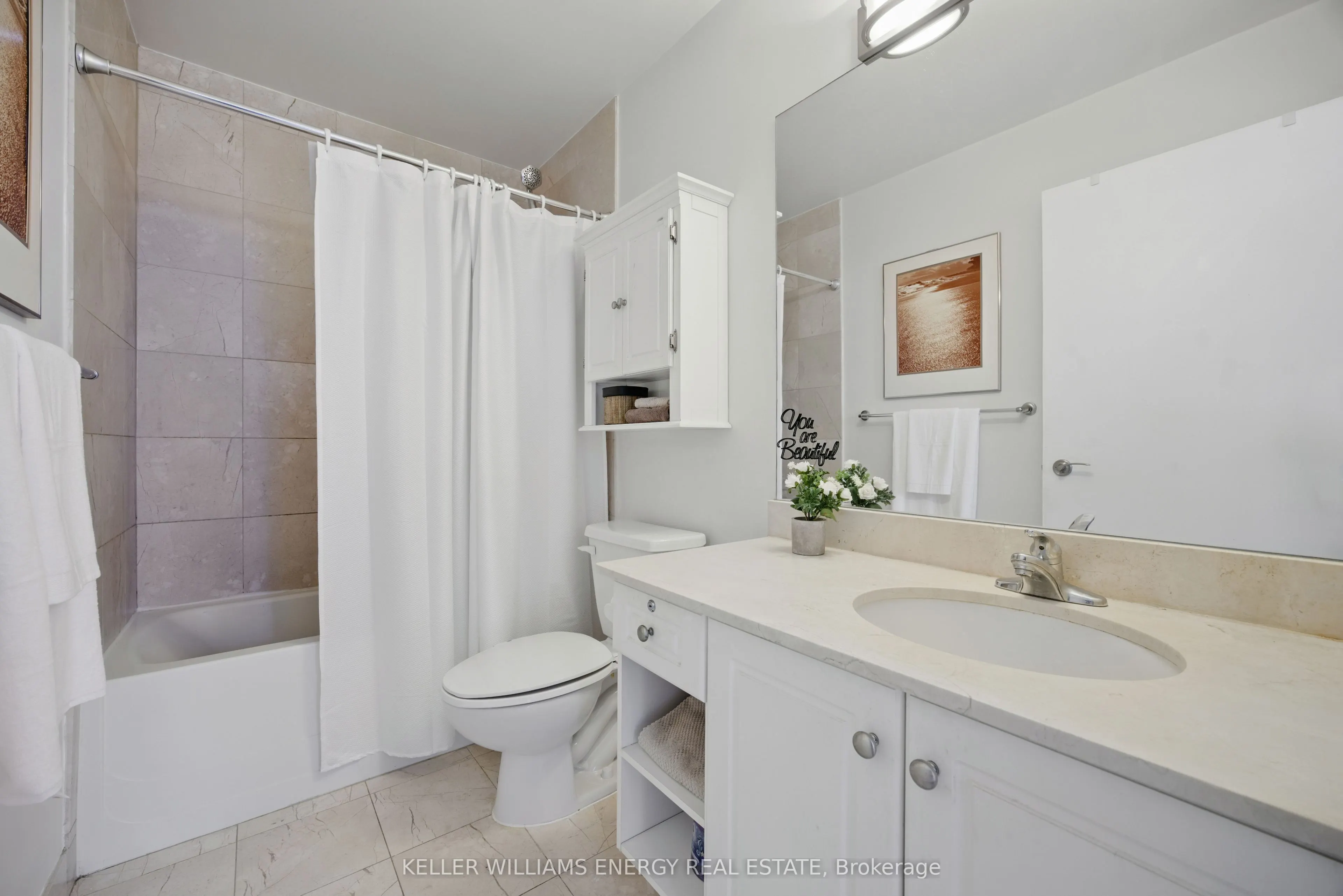 220 Victoria Street, #1307