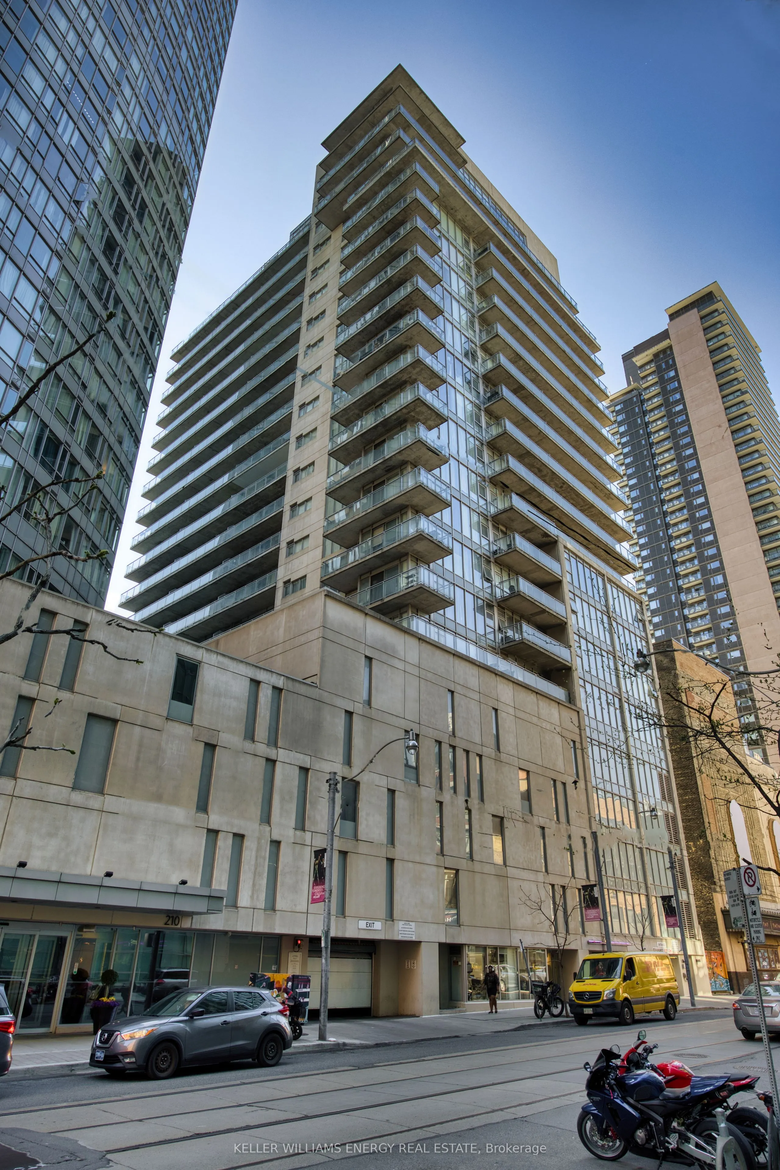 220 Victoria Street, #1307