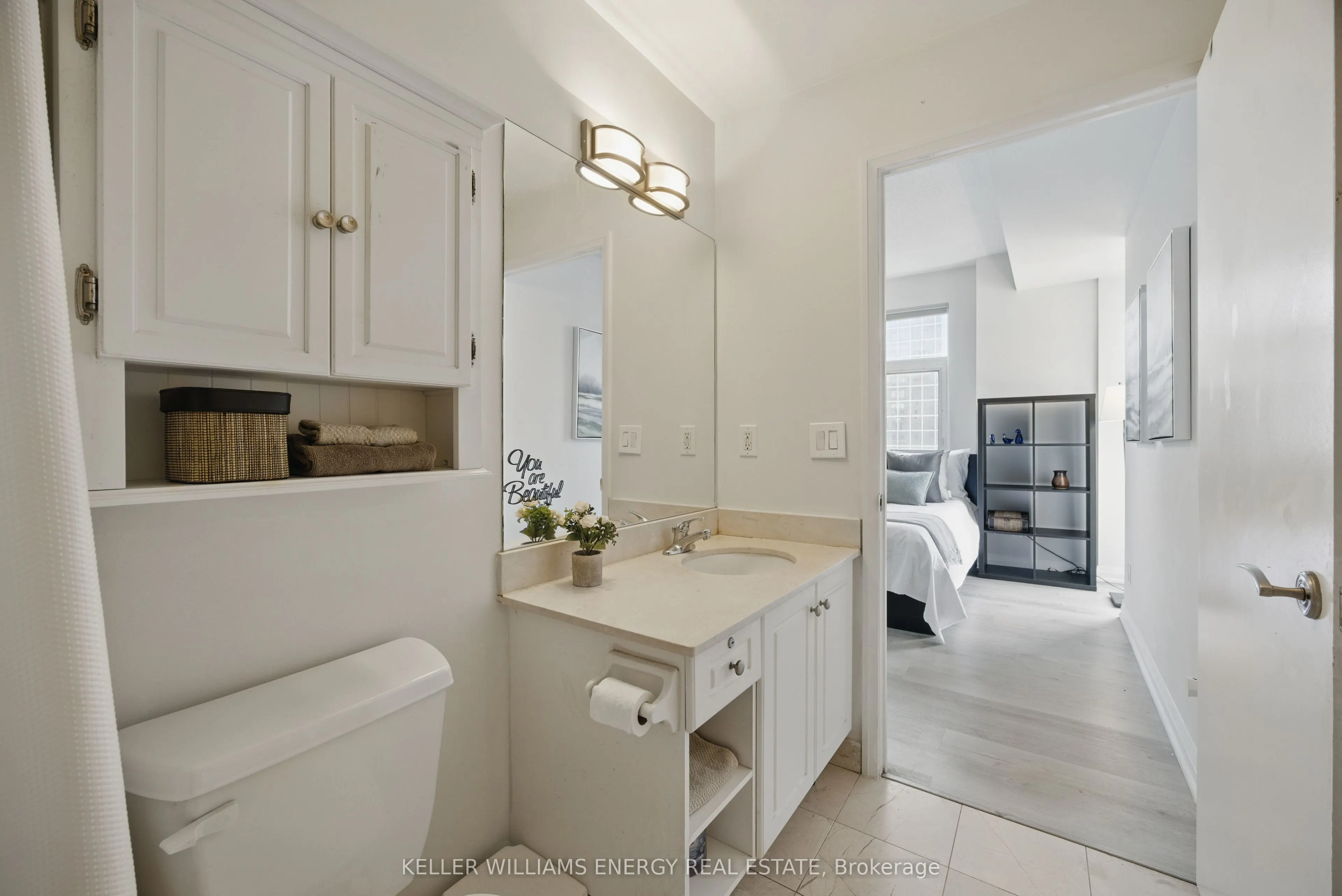 220 Victoria Street, #1307