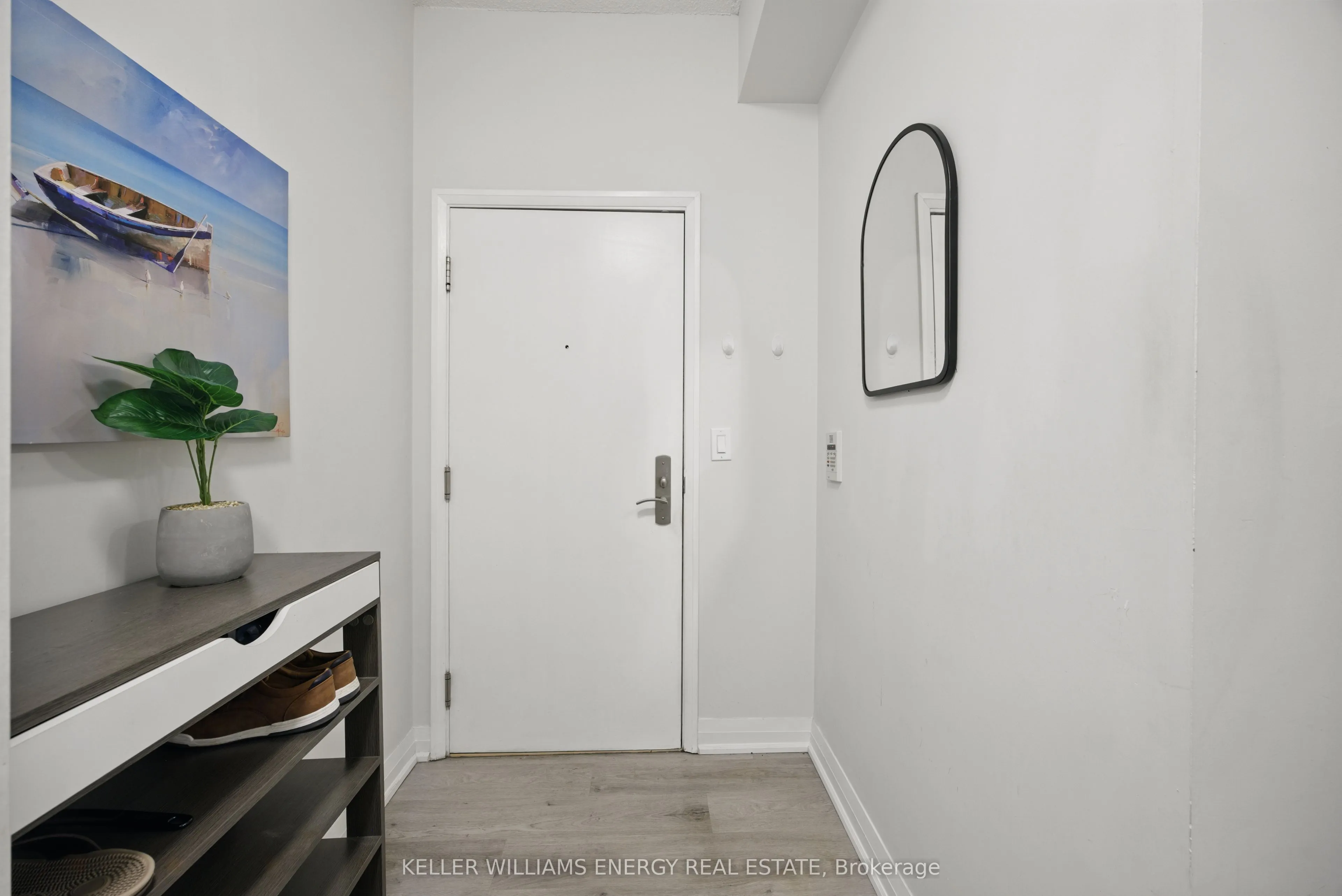 220 Victoria Street, #1307