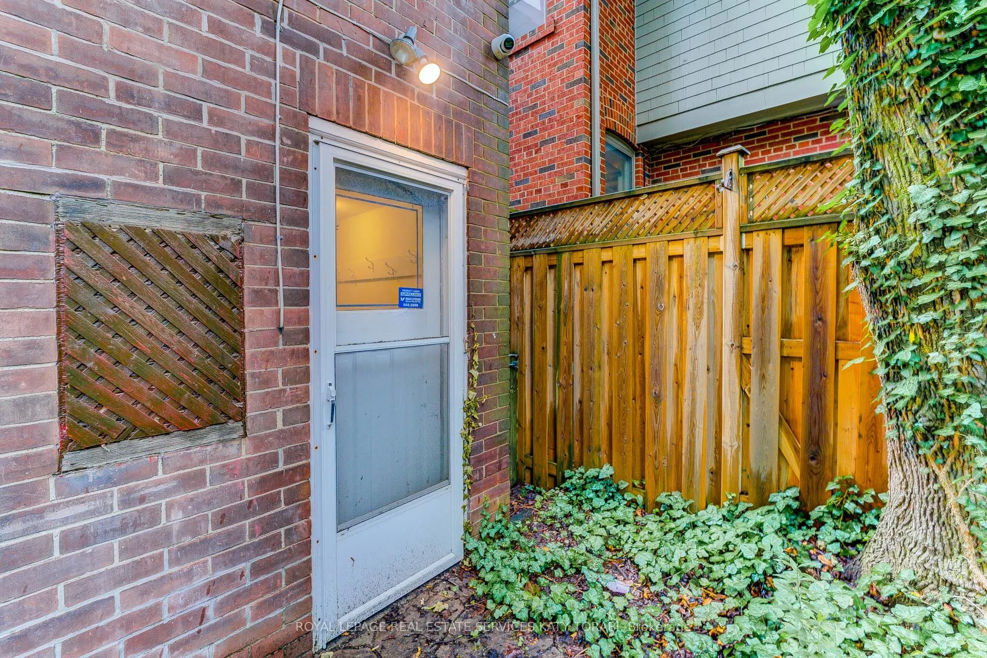 603 Spadina Road