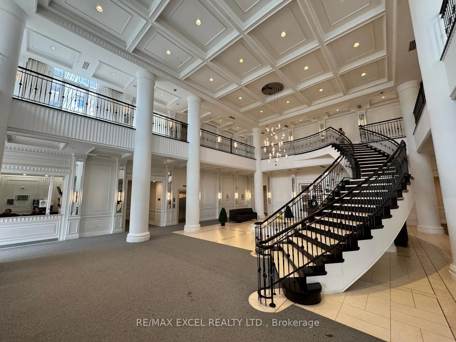25 Greenview Avenue, #428