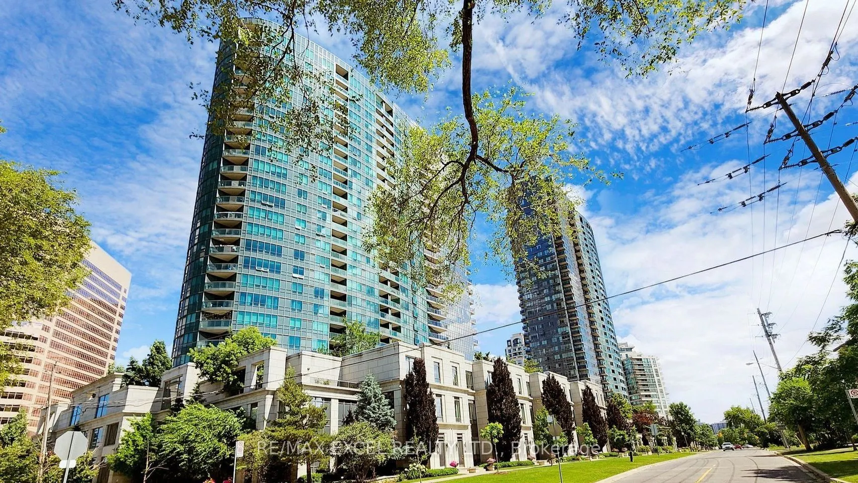 25 Greenview Avenue, #428