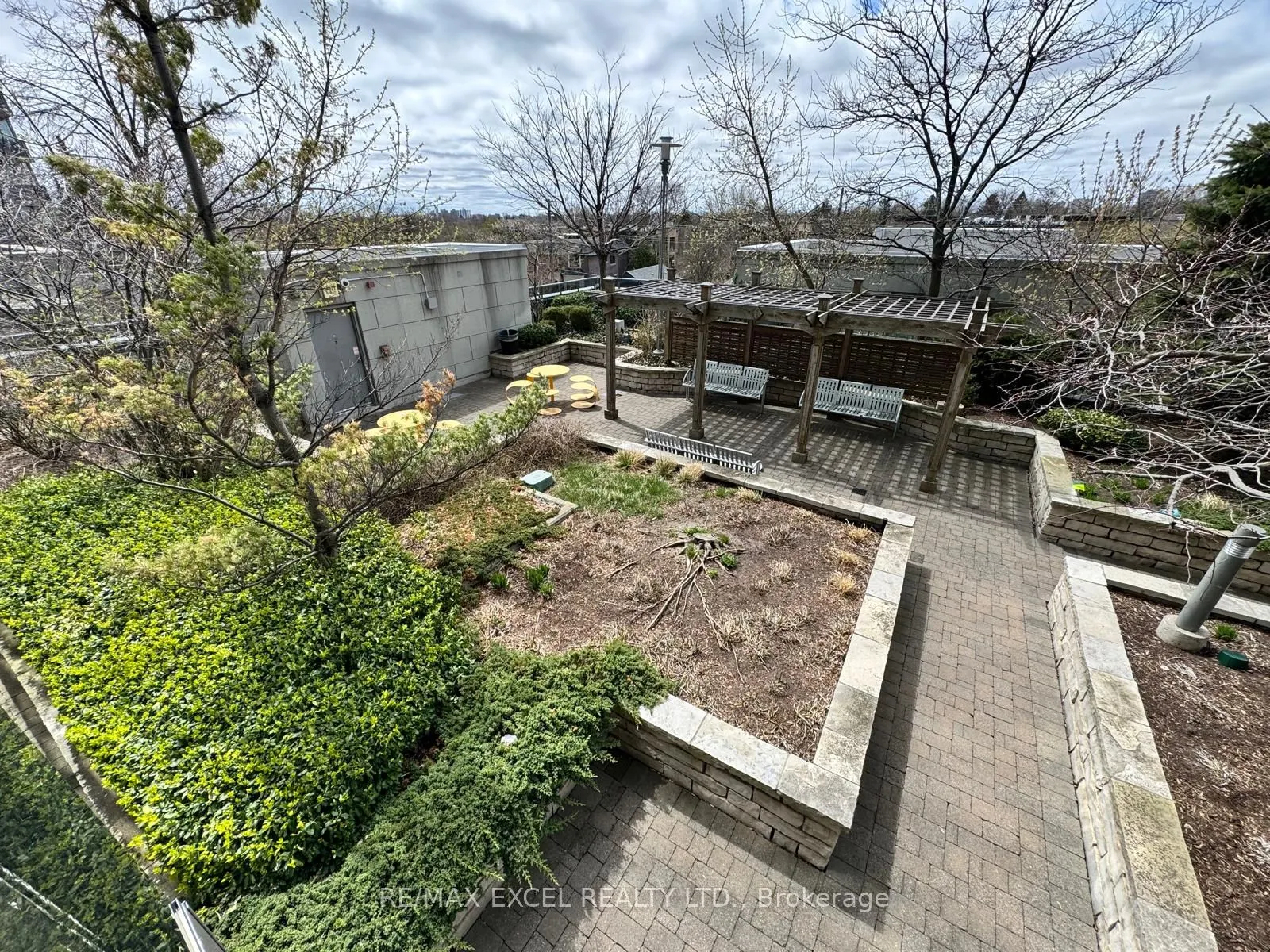 25 Greenview Avenue, #428