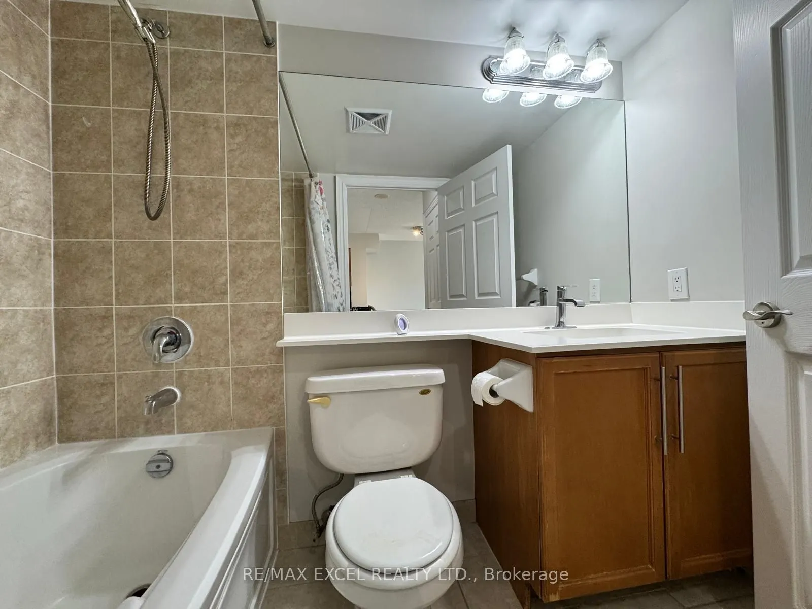 25 Greenview Avenue, #428