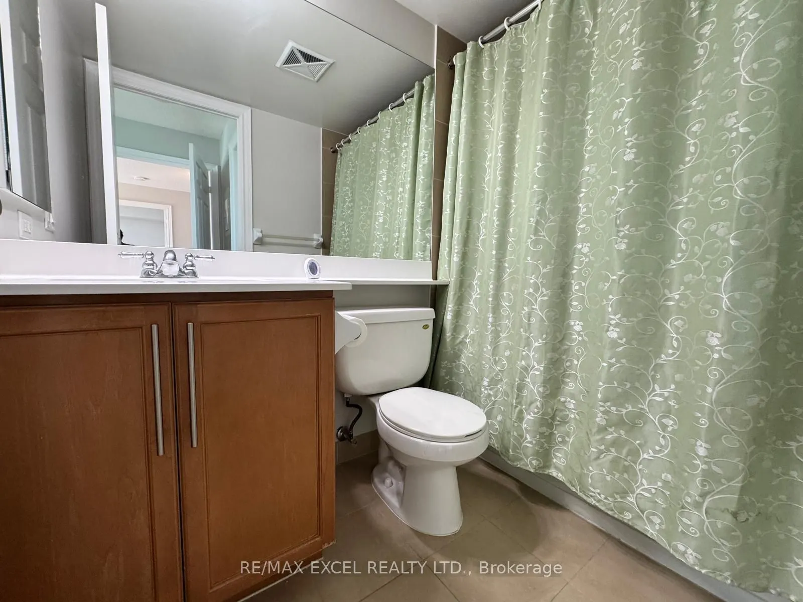 25 Greenview Avenue, #428