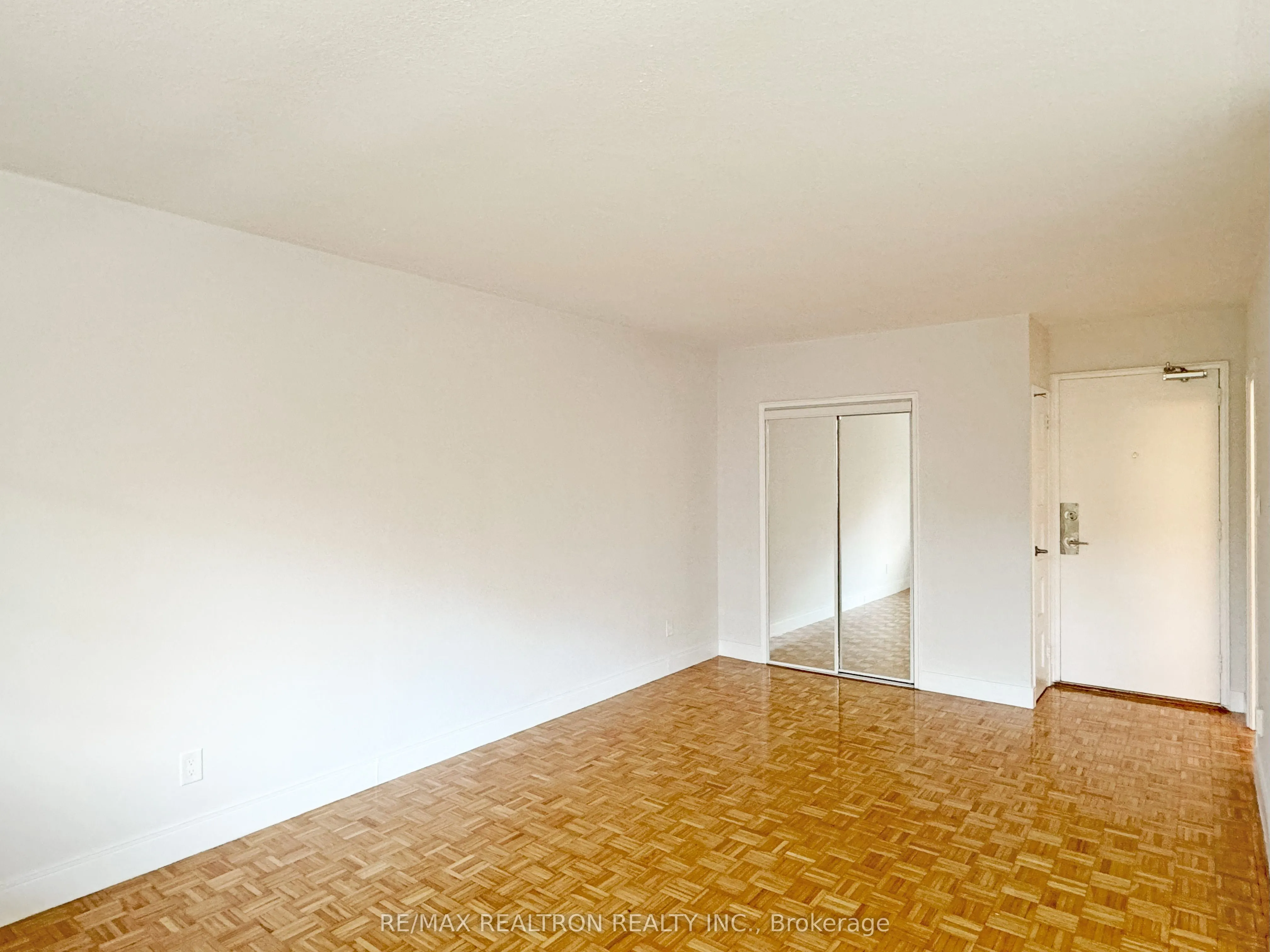 276 St George Street, #205