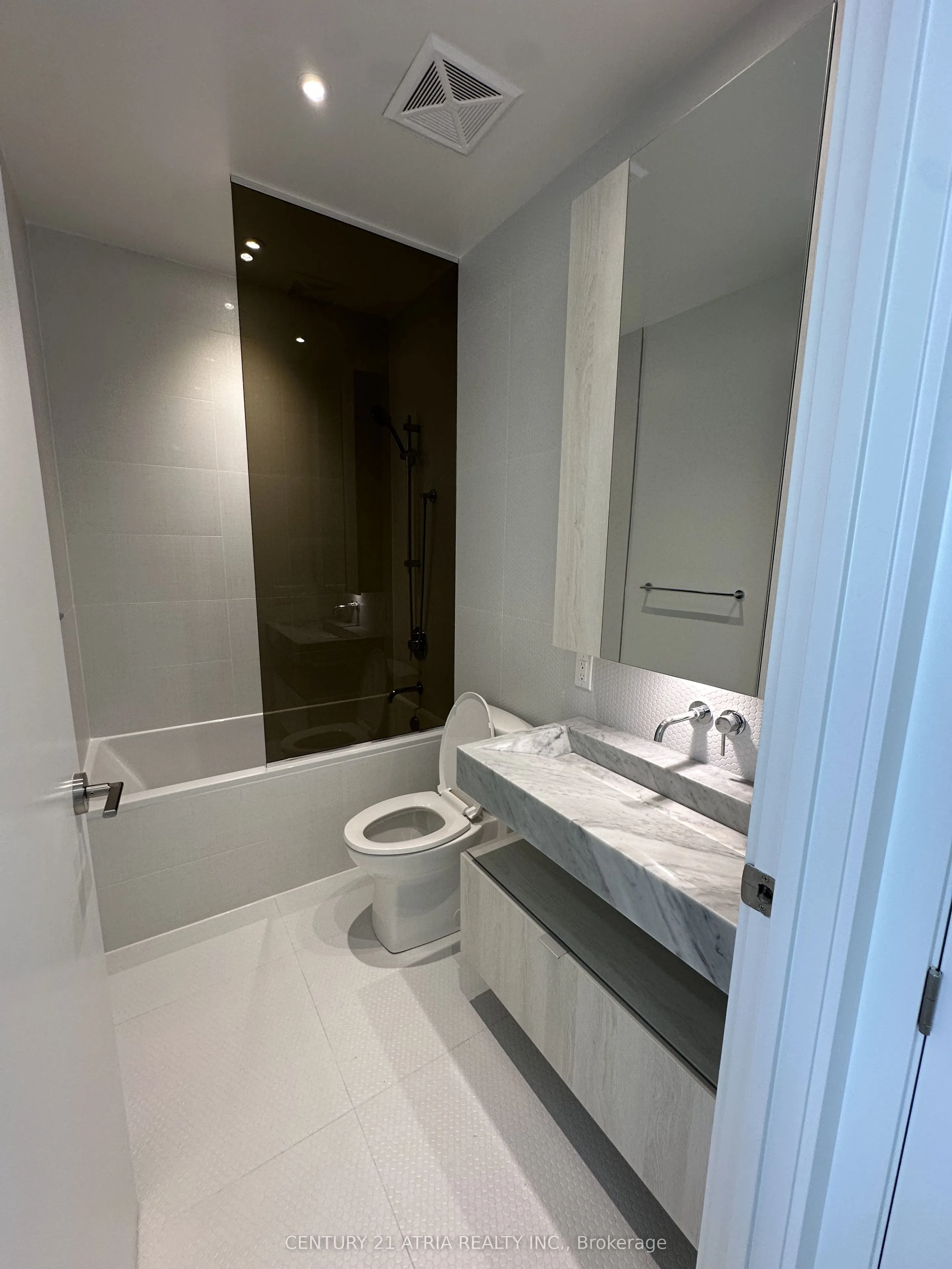 11 Yorkville Avenue, #6107