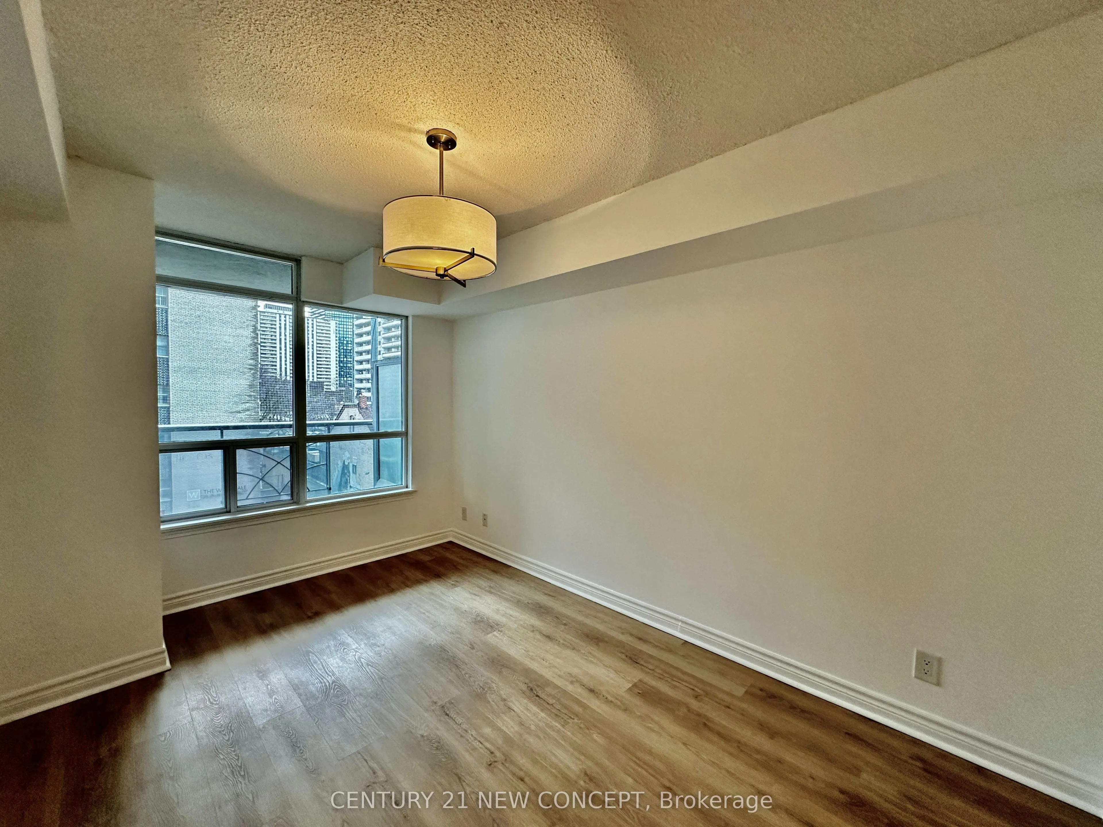 225 Wellesley Street E, #409