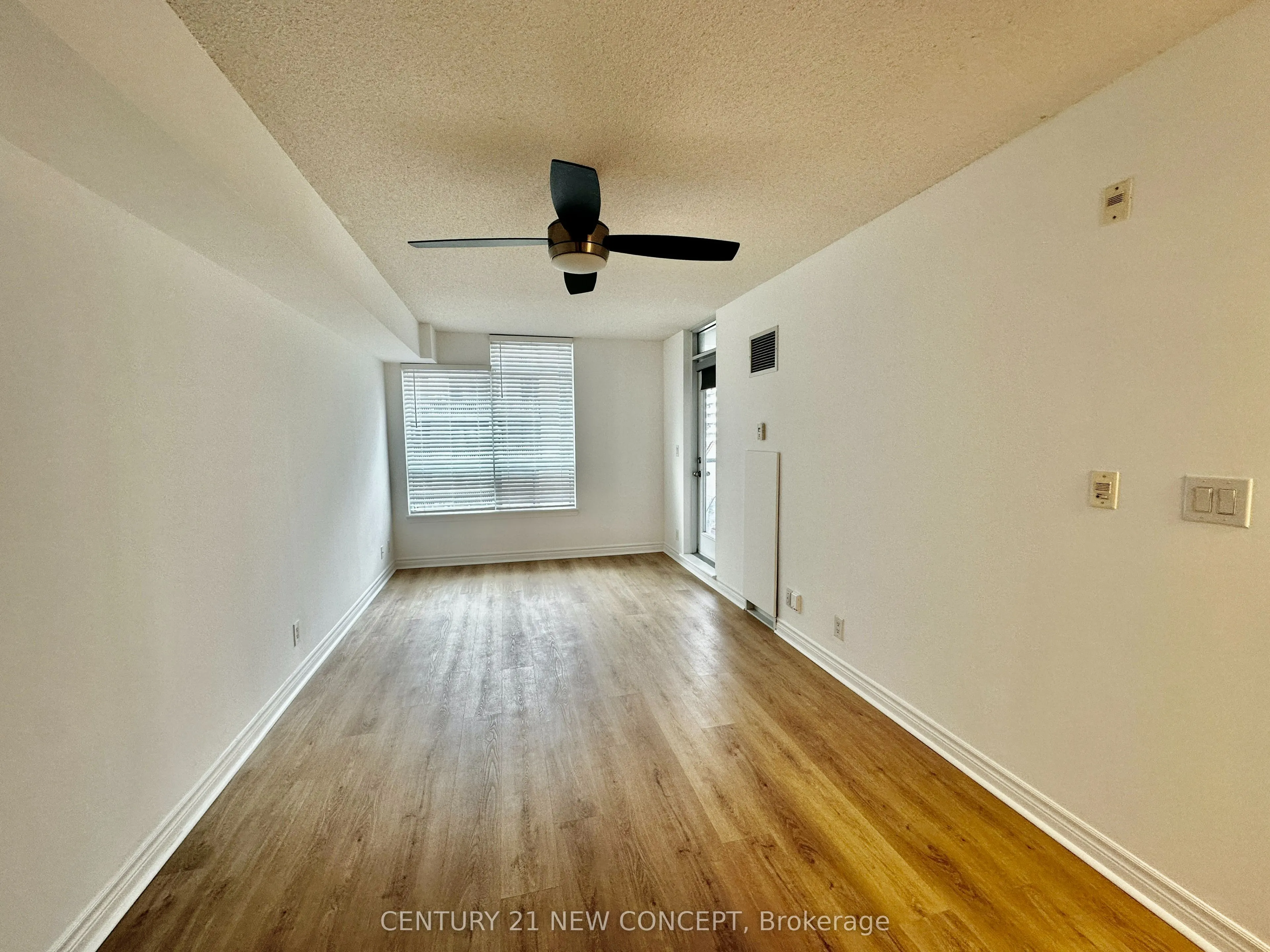 225 Wellesley Street E, #409