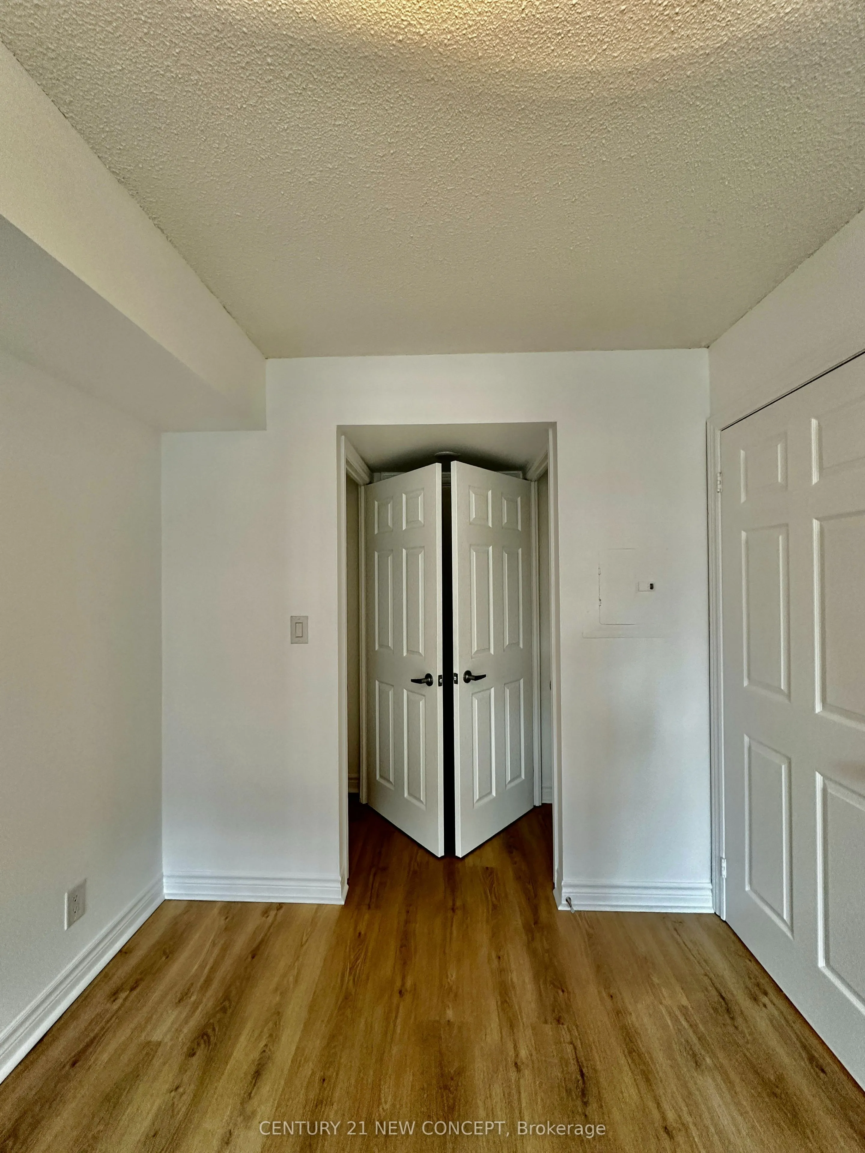 225 Wellesley Street E, #409