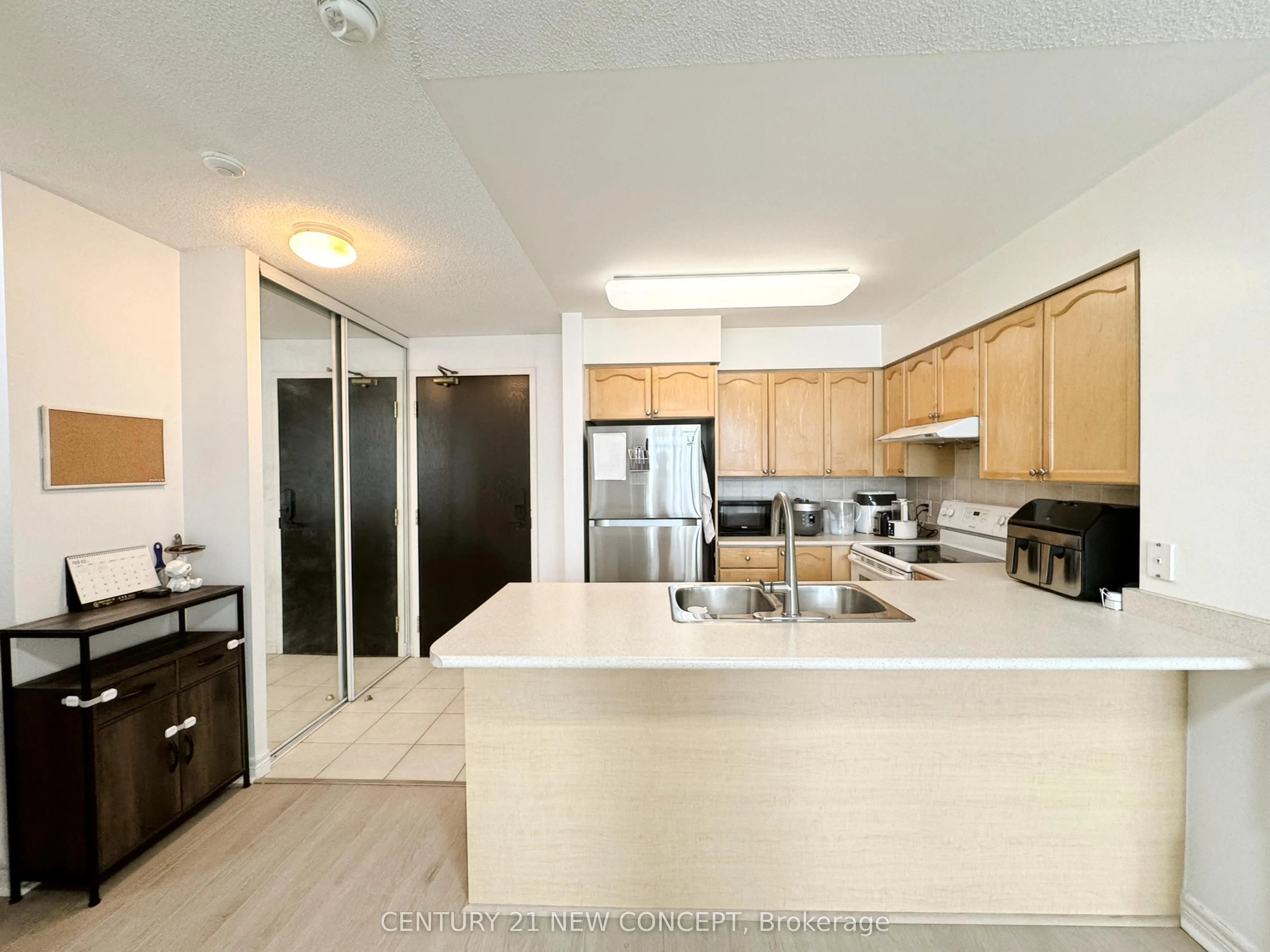 23 Hollywood Avenue, #2803