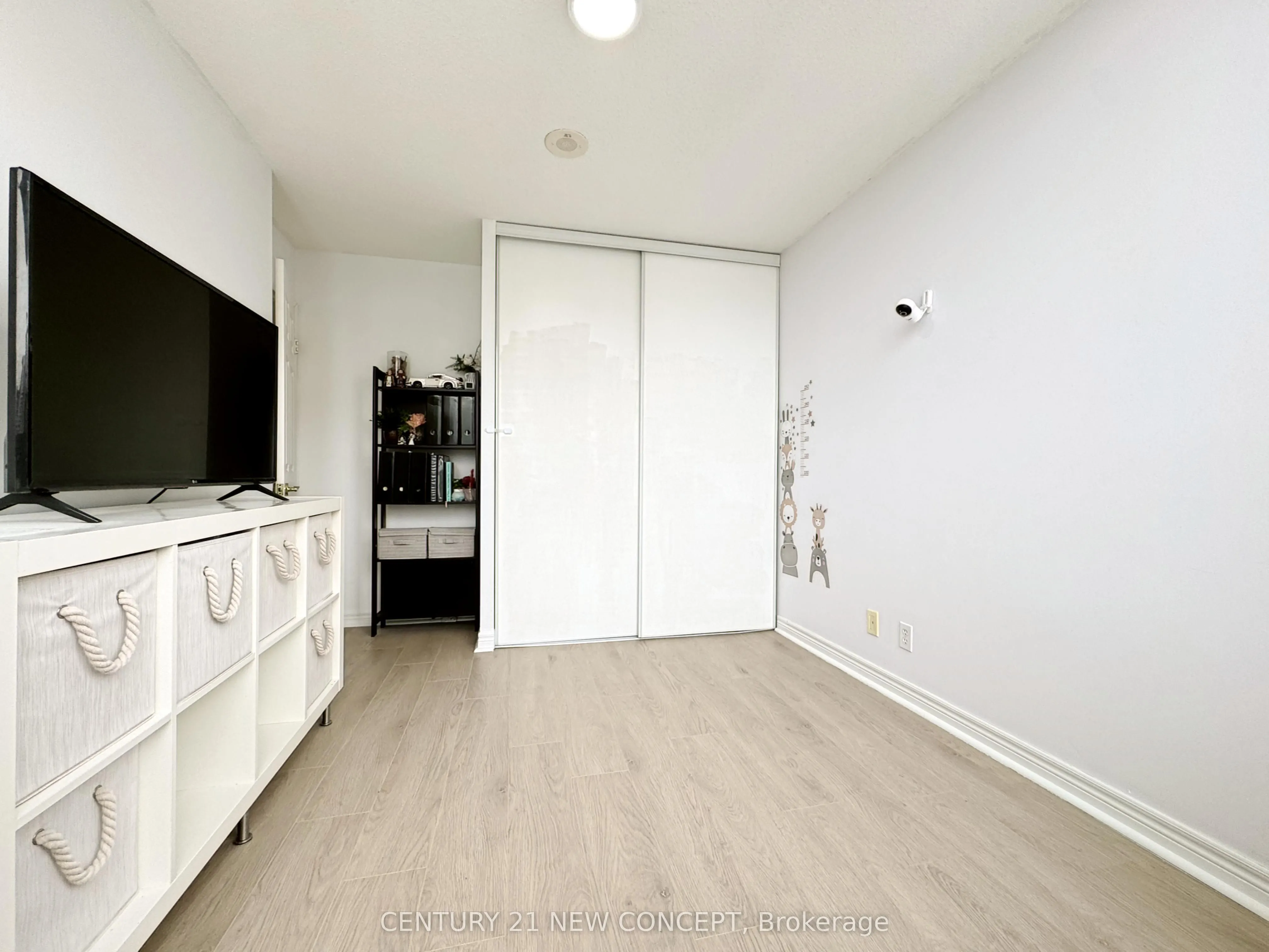 23 Hollywood Avenue, #2803