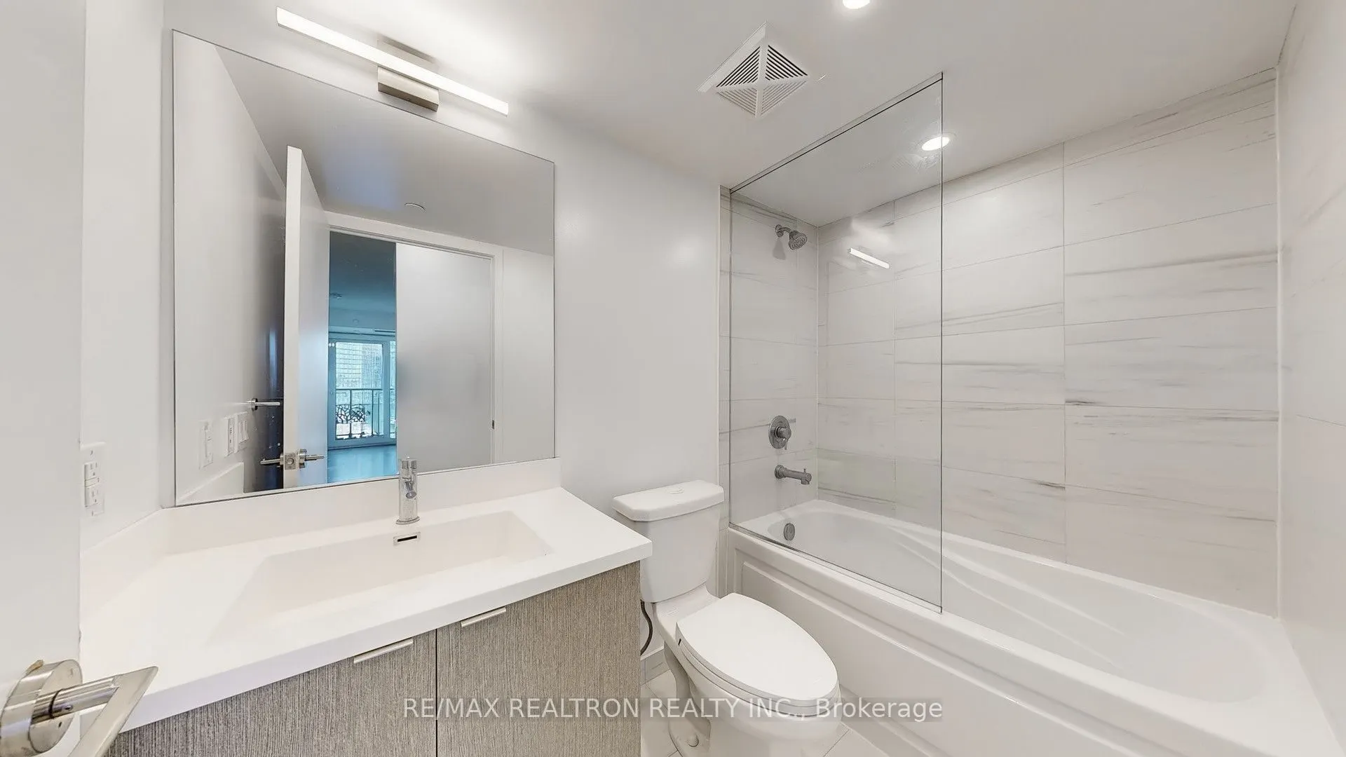 219 Dundas Street E, #1806