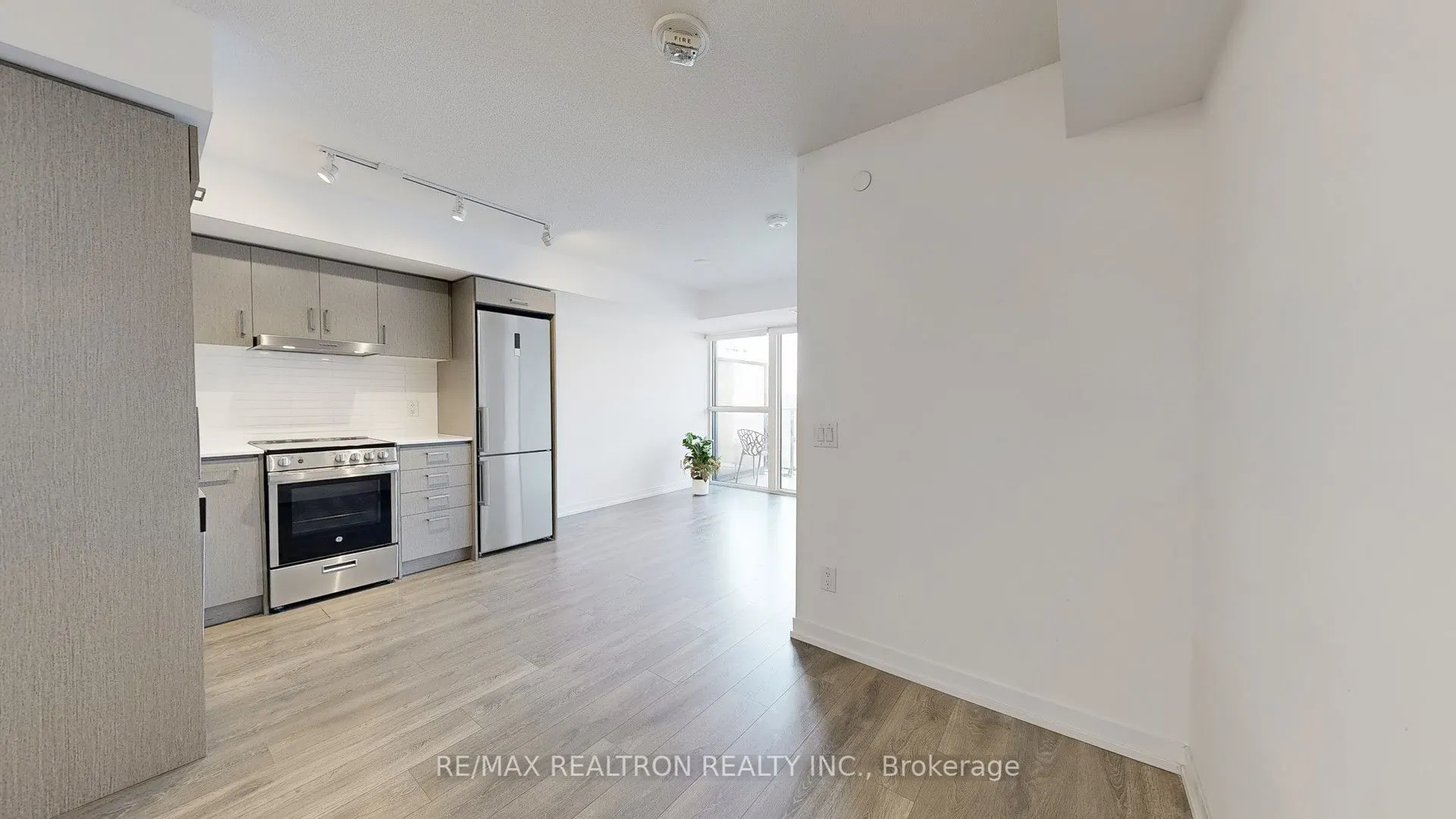219 Dundas Street E, #1806