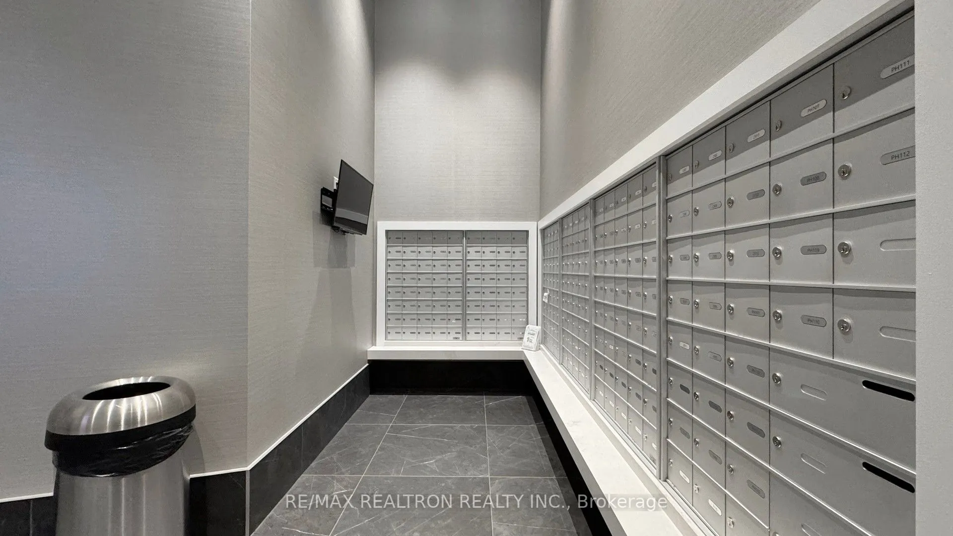 219 Dundas Street E, #1806